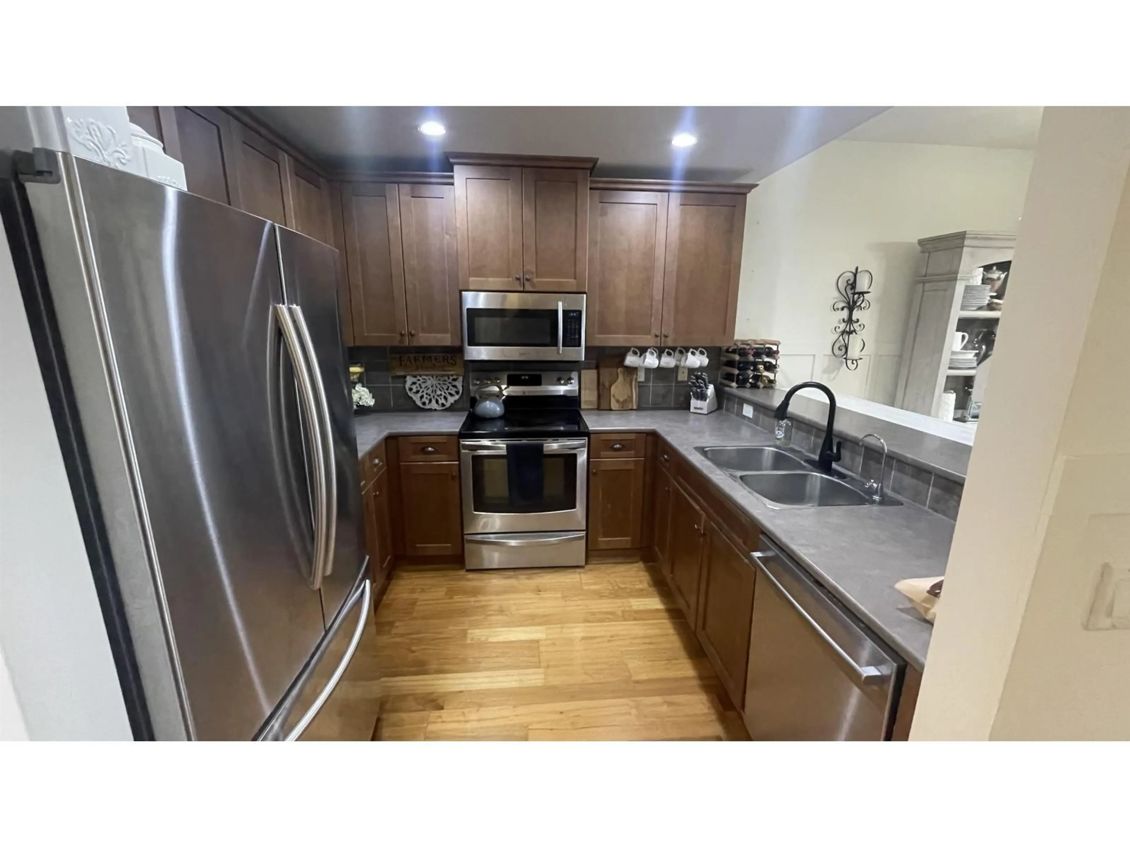 Open concept kitchen, unknown for 14 - 20589 66 AVENUE, Langley British Columbia V2Y3E4
