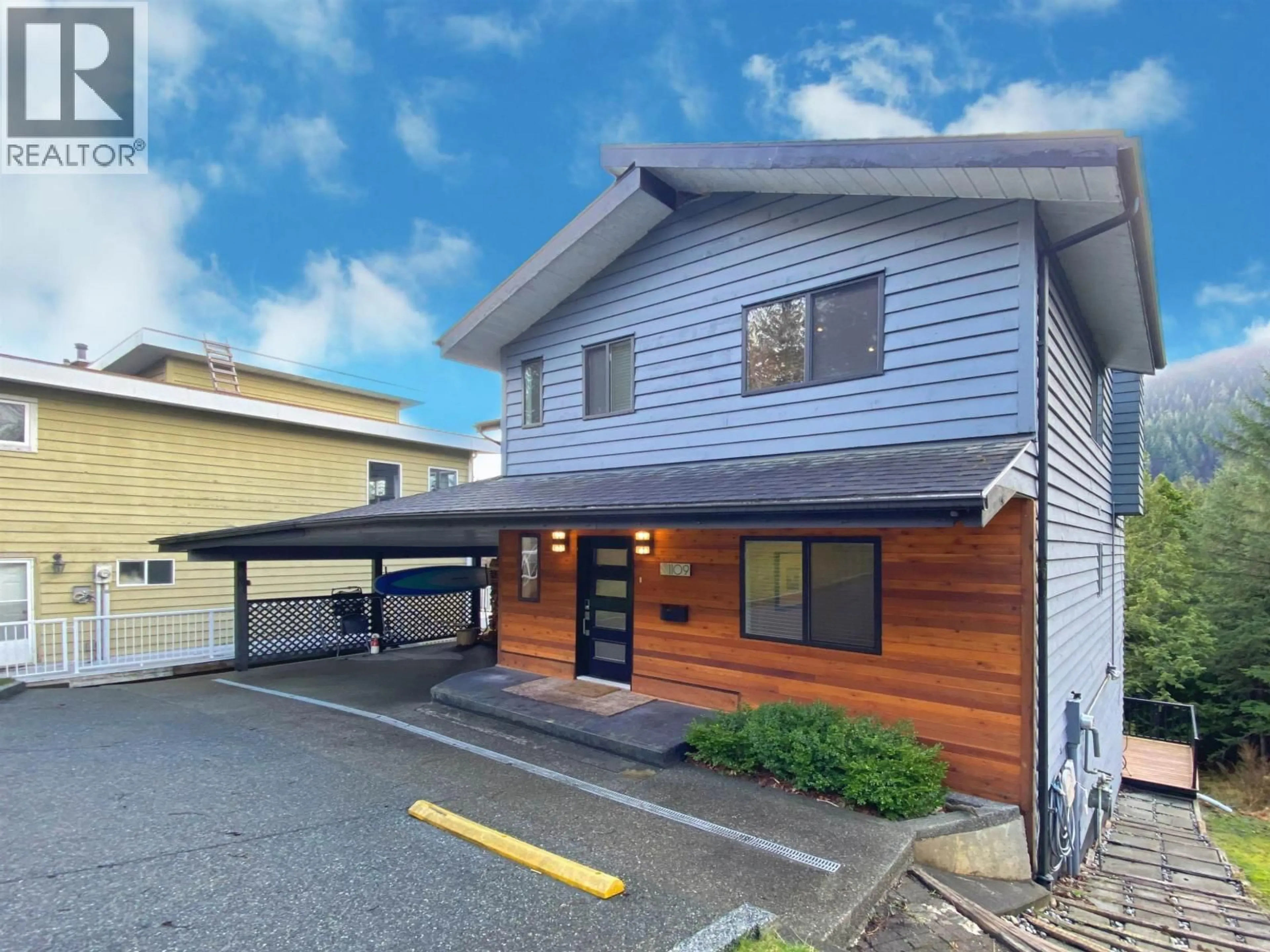 Home with vinyl exterior material, street for 1109 SUMMIT AVENUE, Prince Rupert British Columbia V8J2A2