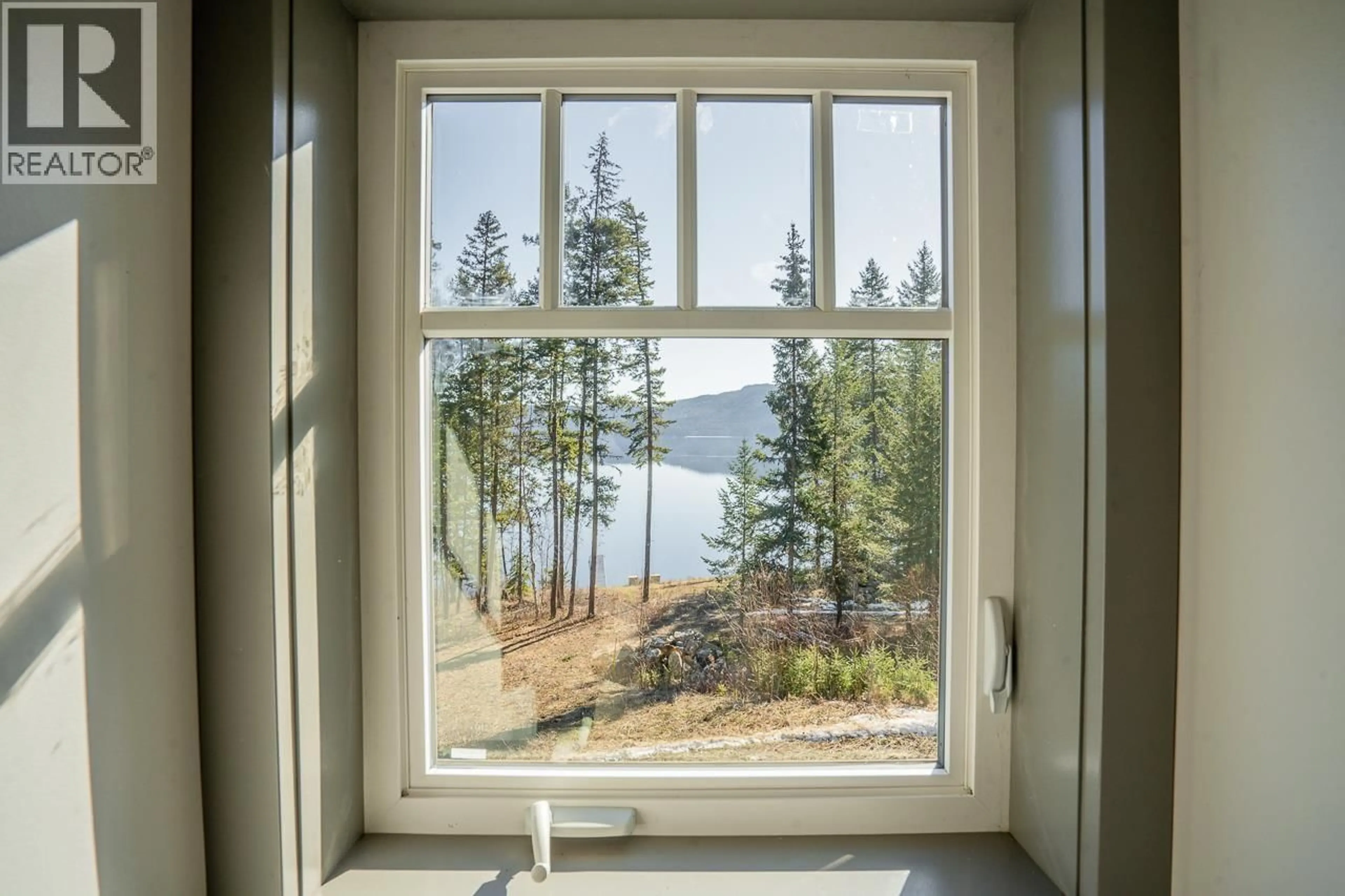 Indoor entryway for 7460 RUFFELL ROAD, Canim Lake British Columbia V0K1J0