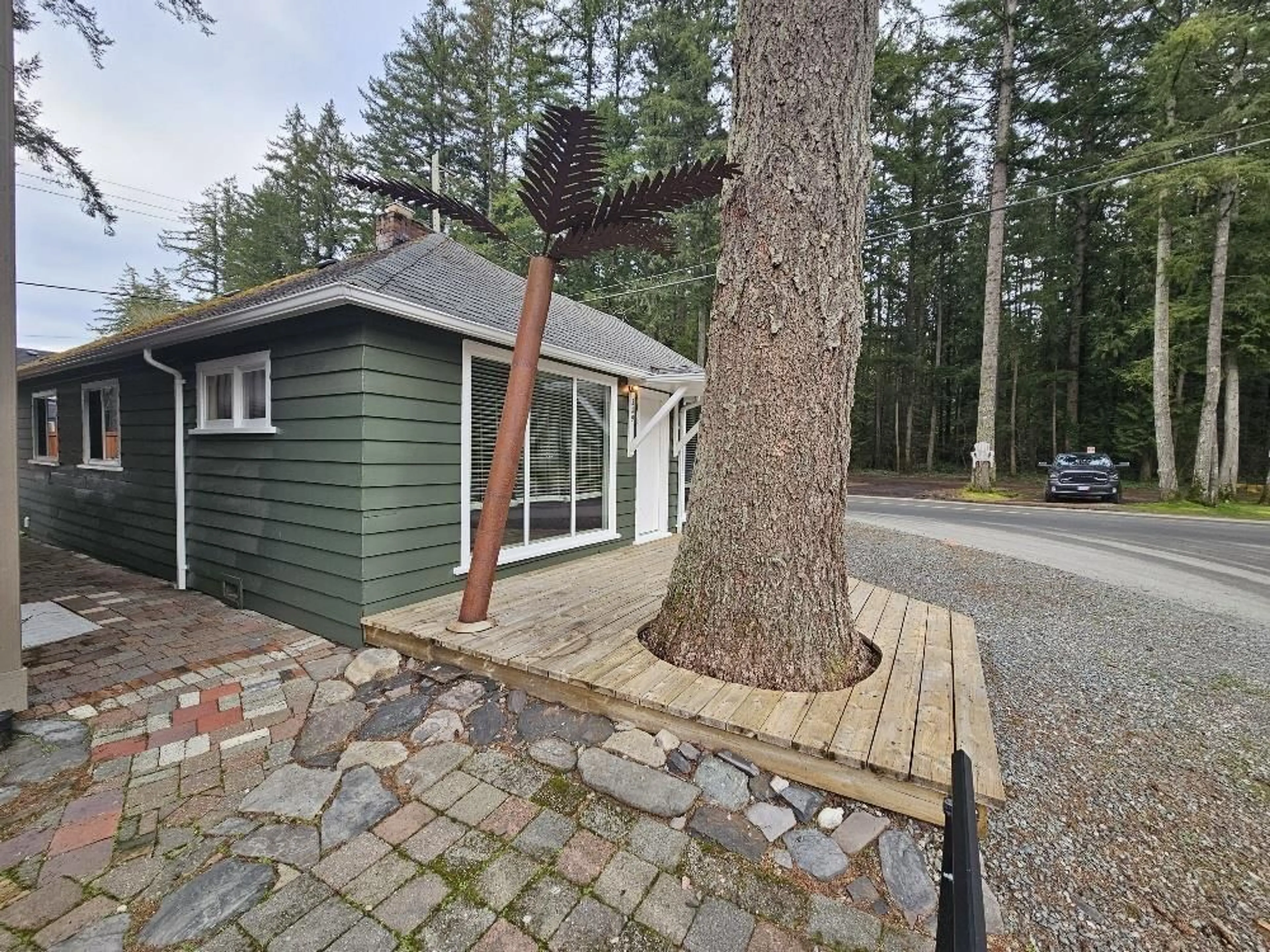 A pic from outside/outdoor area/front of a property/back of a property/a pic from drone, forest/trees view for 389 ALDER ST STREET, Cultus Lake British Columbia V2R4Z1