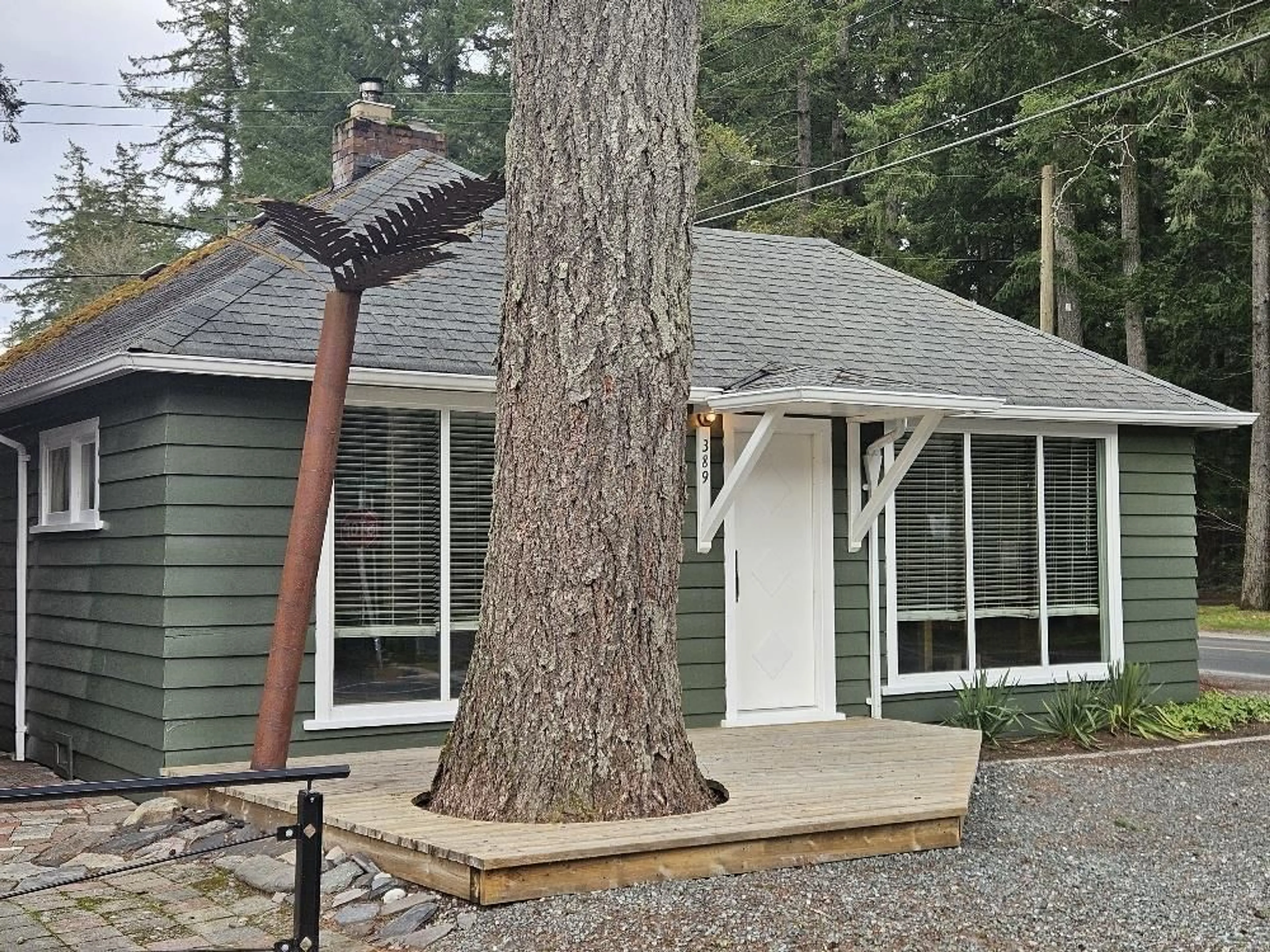Home with vinyl exterior material, forest/trees view for 389 ALDER ST STREET, Cultus Lake British Columbia V2R4Z1