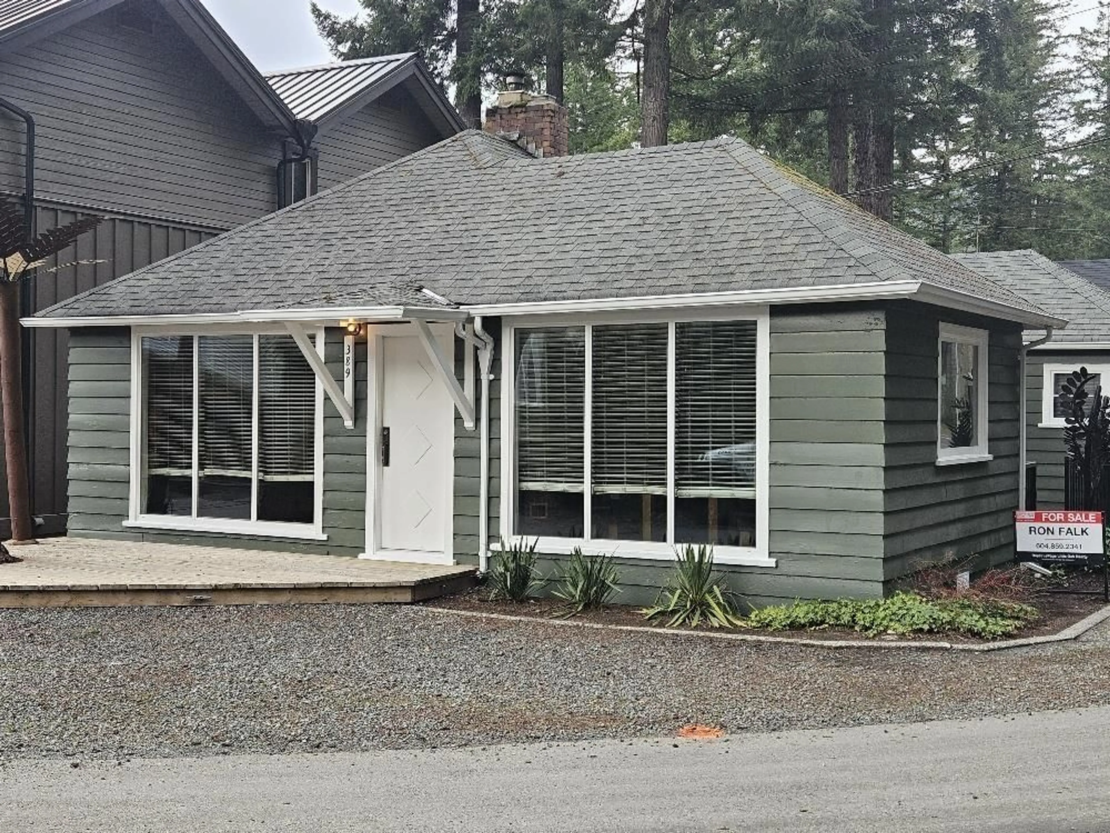 Home with vinyl exterior material, street for 389 ALDER ST STREET, Cultus Lake British Columbia V2R4Z1