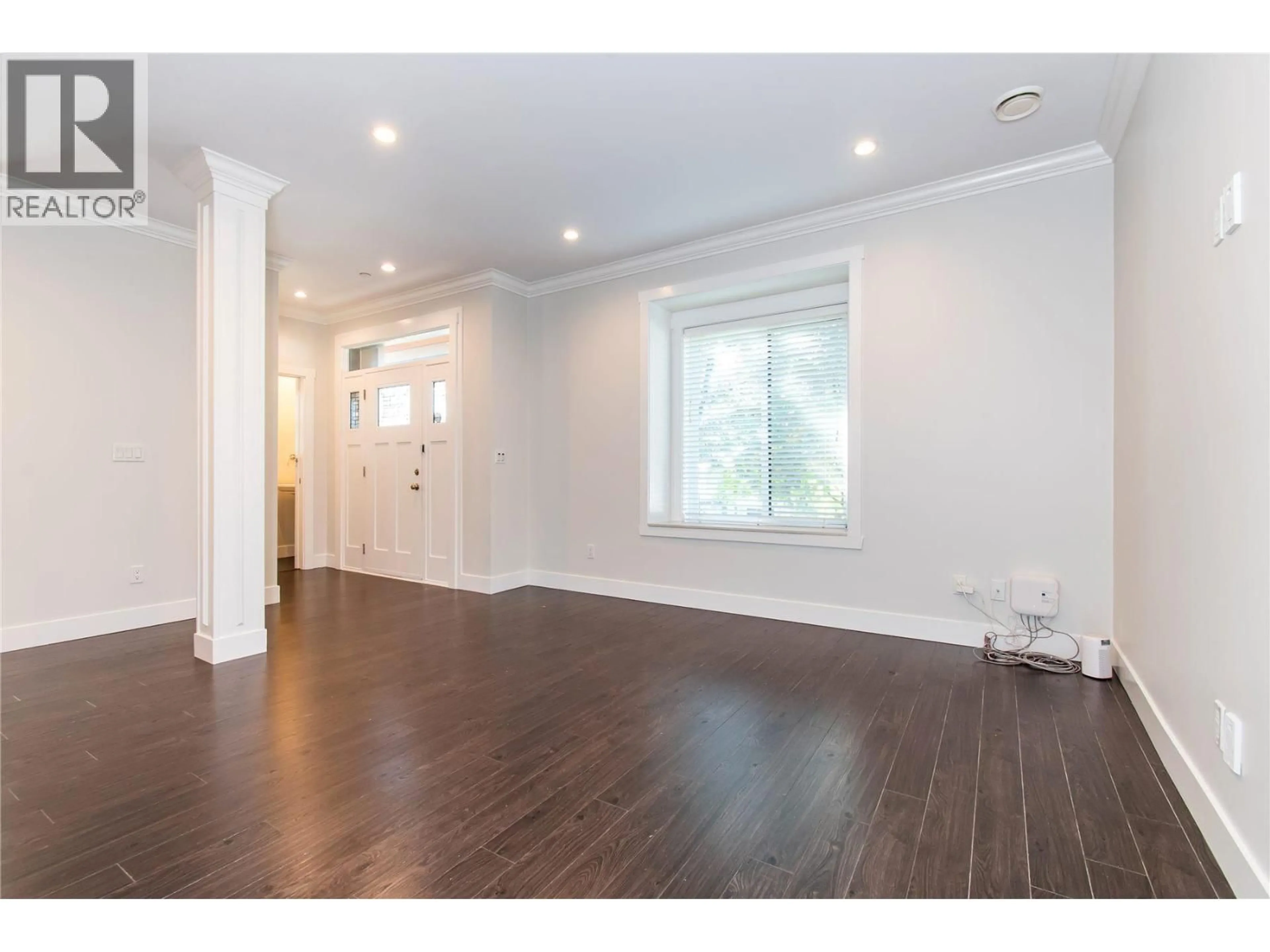 Unknown for 627 THIRTEENTH STREET, New Westminster British Columbia V3M4M3