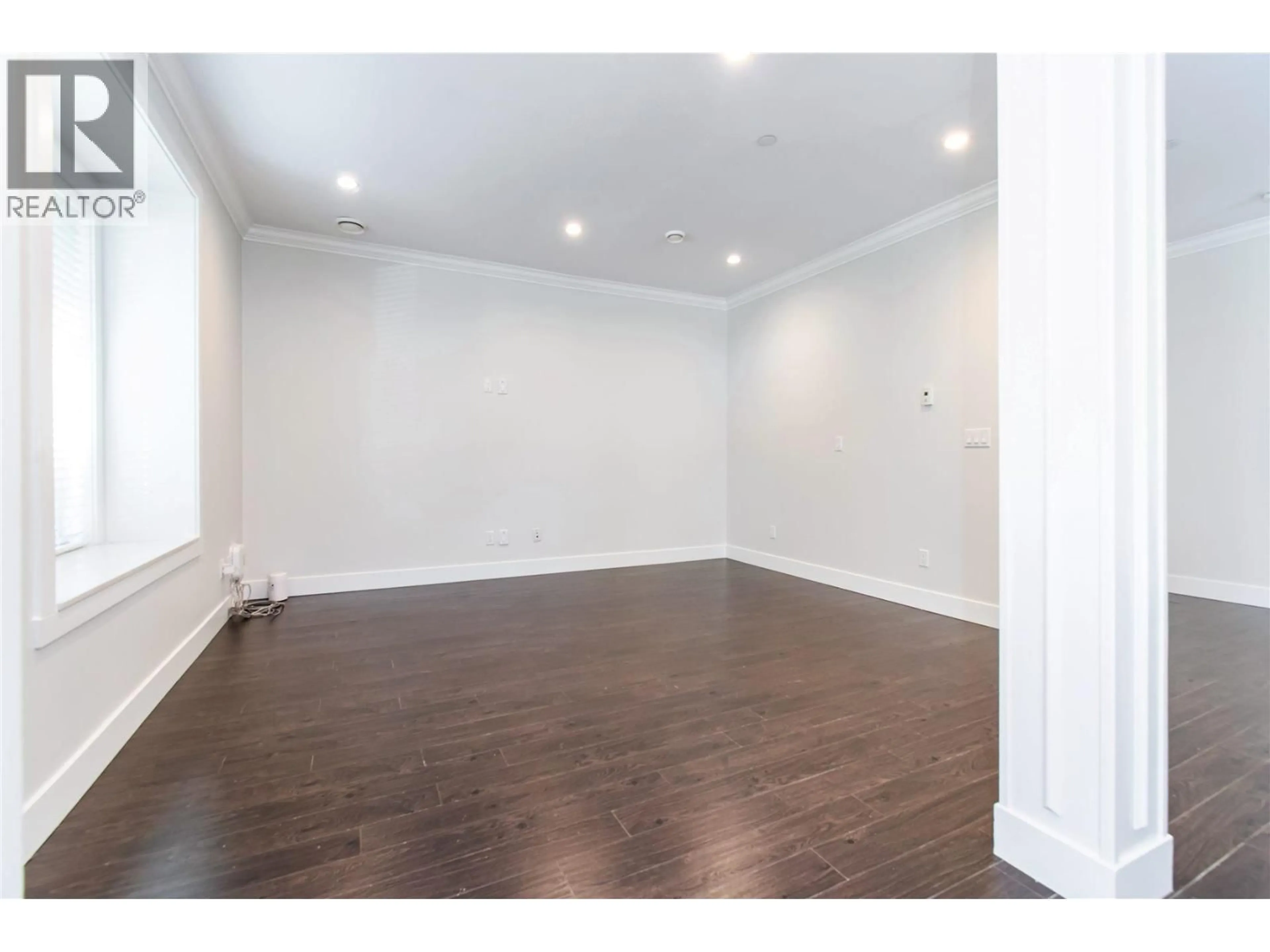 A pic of a room for 627 THIRTEENTH STREET, New Westminster British Columbia V3M4M3