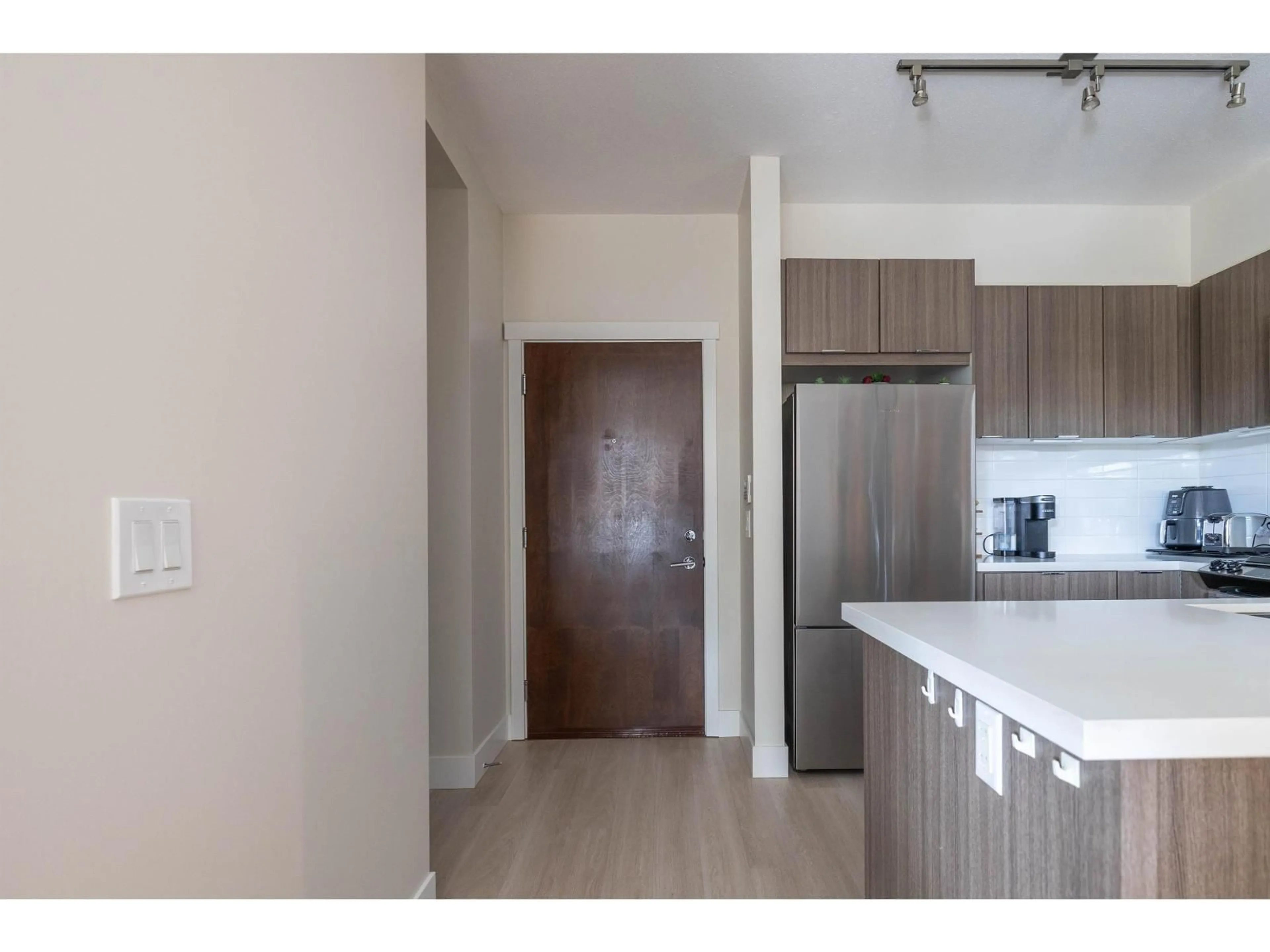 Standard kitchen, unknown for 114 - 3323 151 STREET, Surrey British Columbia V3Z0L3