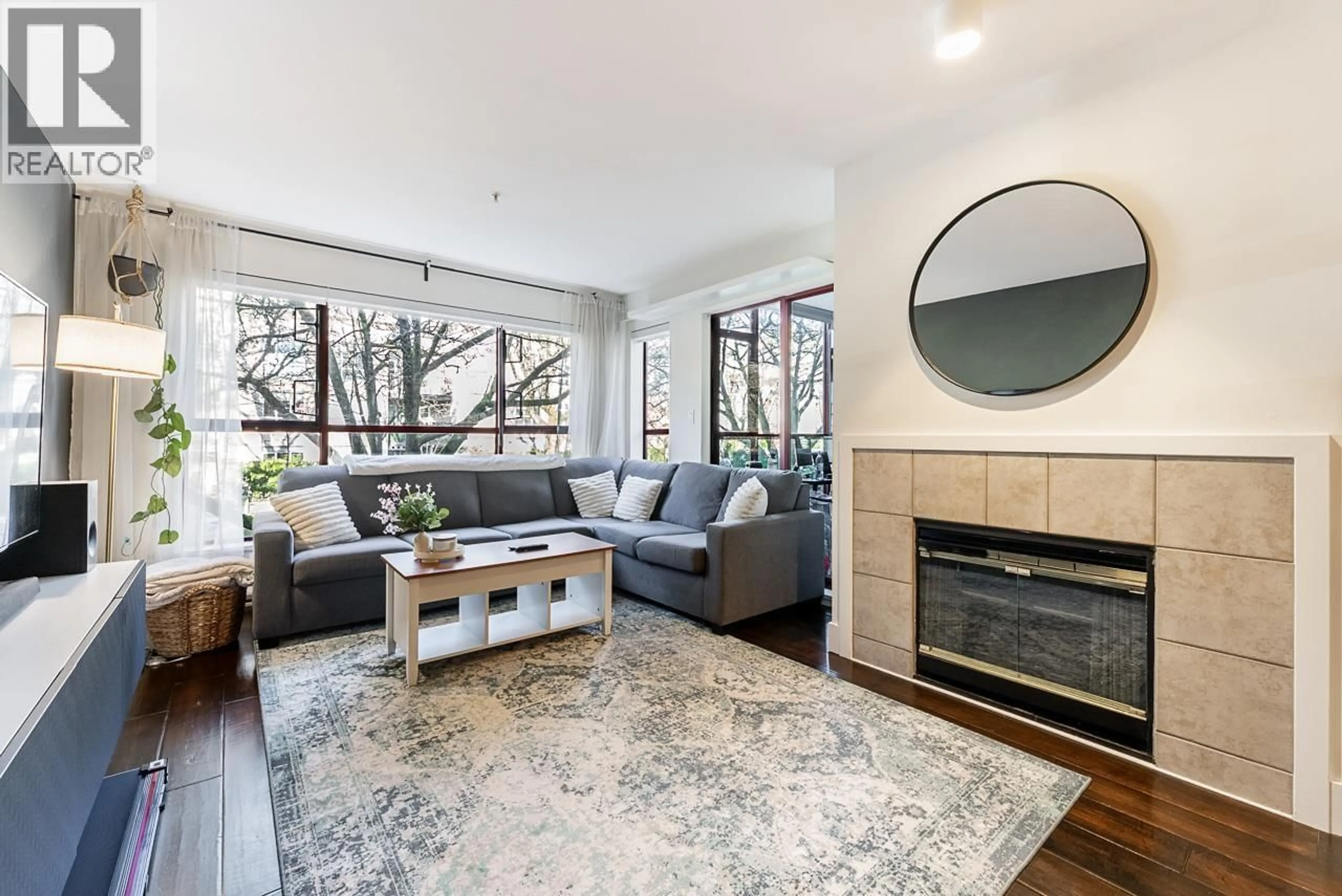 Living room with furniture, unknown for 203 - 2140 W 12TH STREET, Vancouver British Columbia V6K2N2