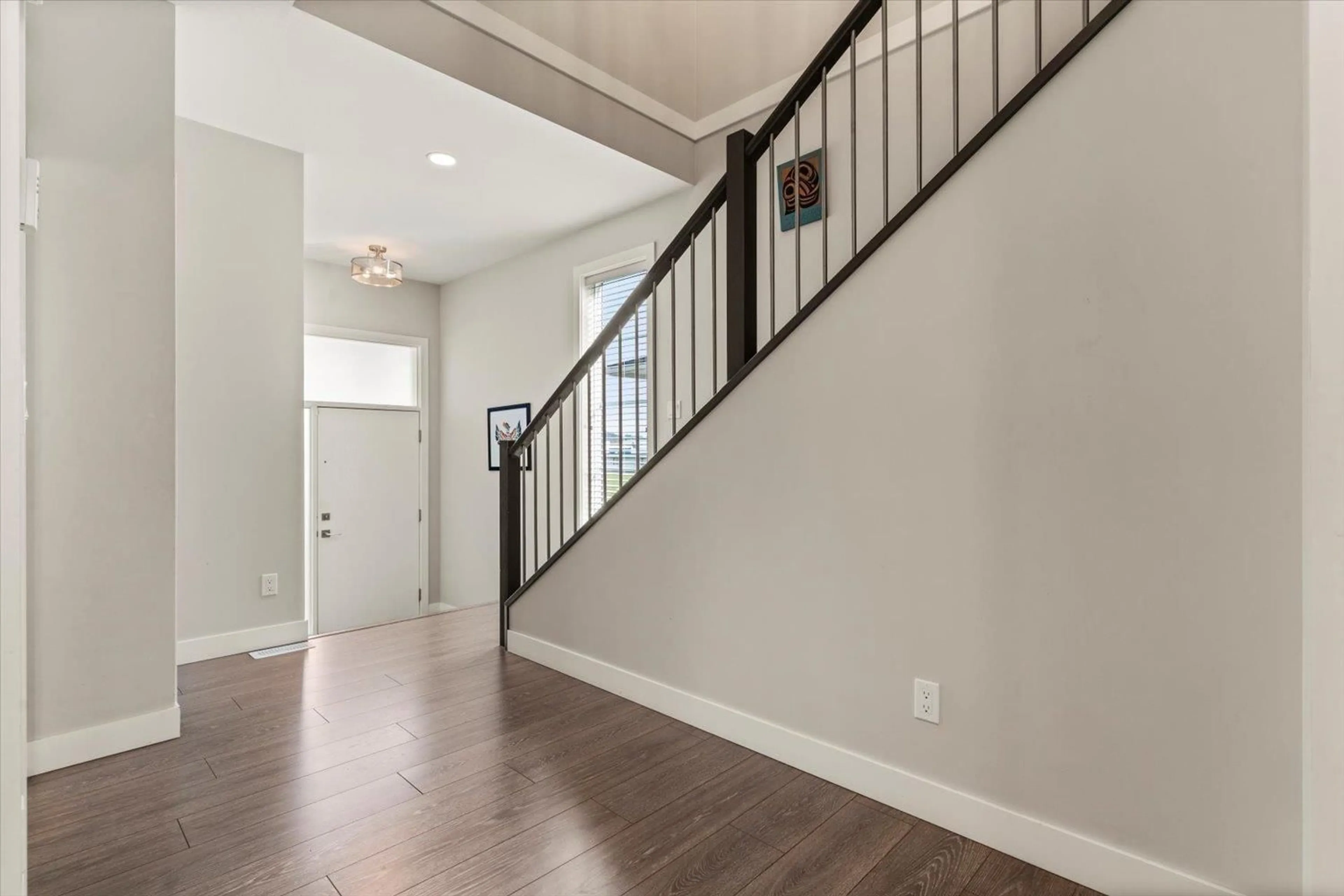Indoor entryway for 45582 MEADOWBROOK DRIVE, Chilliwack British Columbia V2P0G6