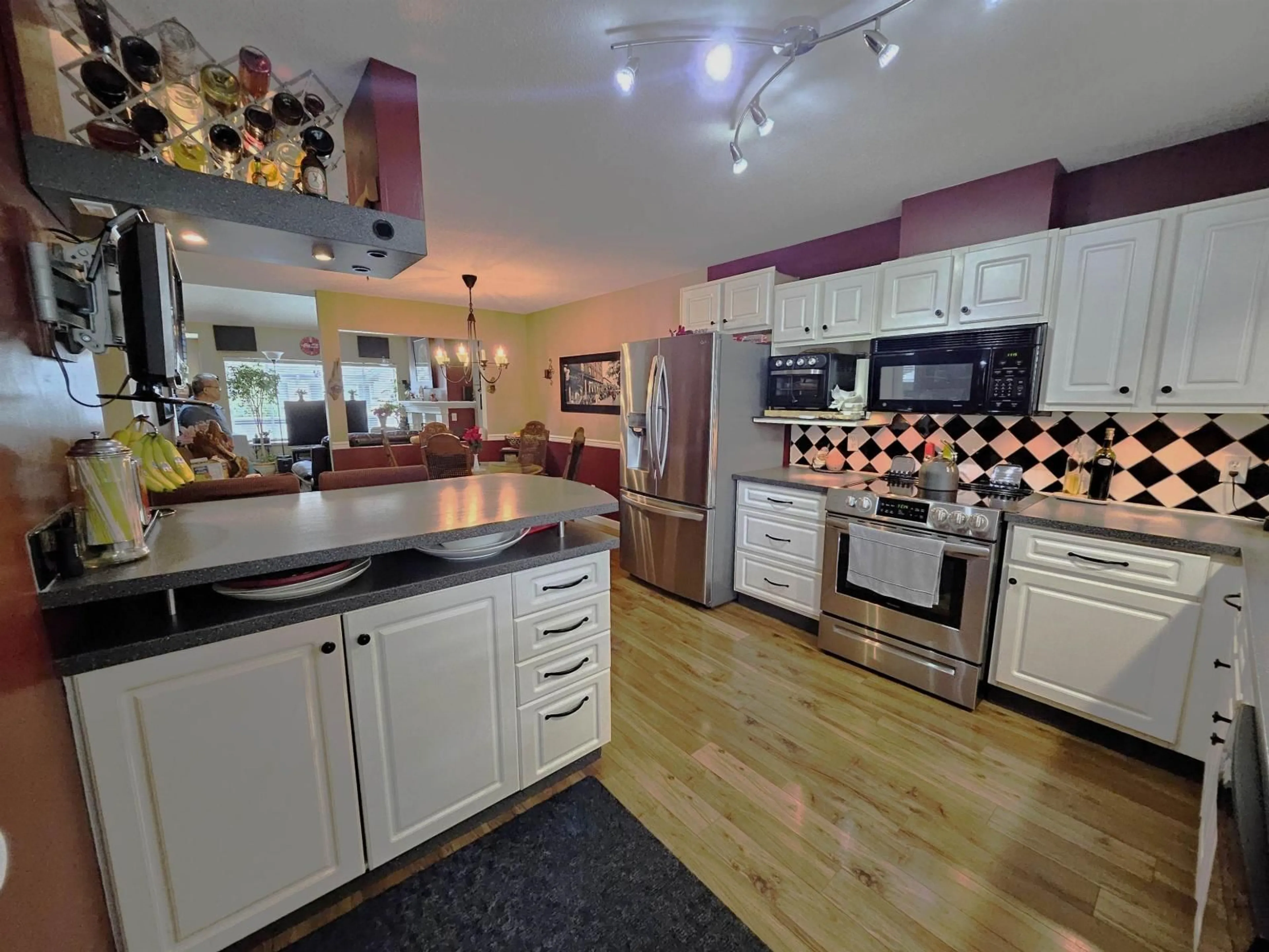 Open concept kitchen, unknown for 208 - 7837 120A STREET, Surrey British Columbia V3W0W9