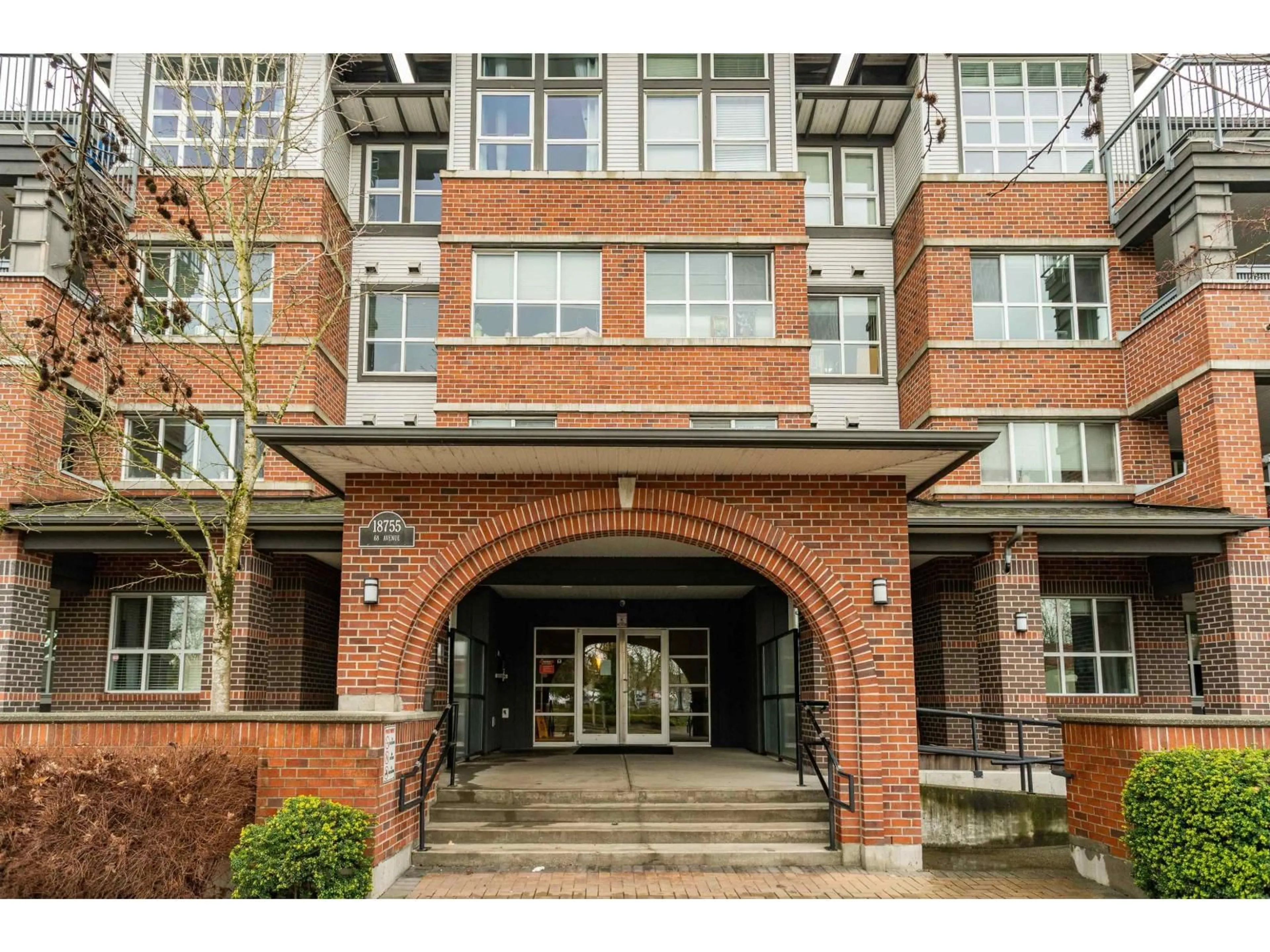 Indoor foyer for 312 - 18755 68 AVENUE, Surrey British Columbia V4N0Z9