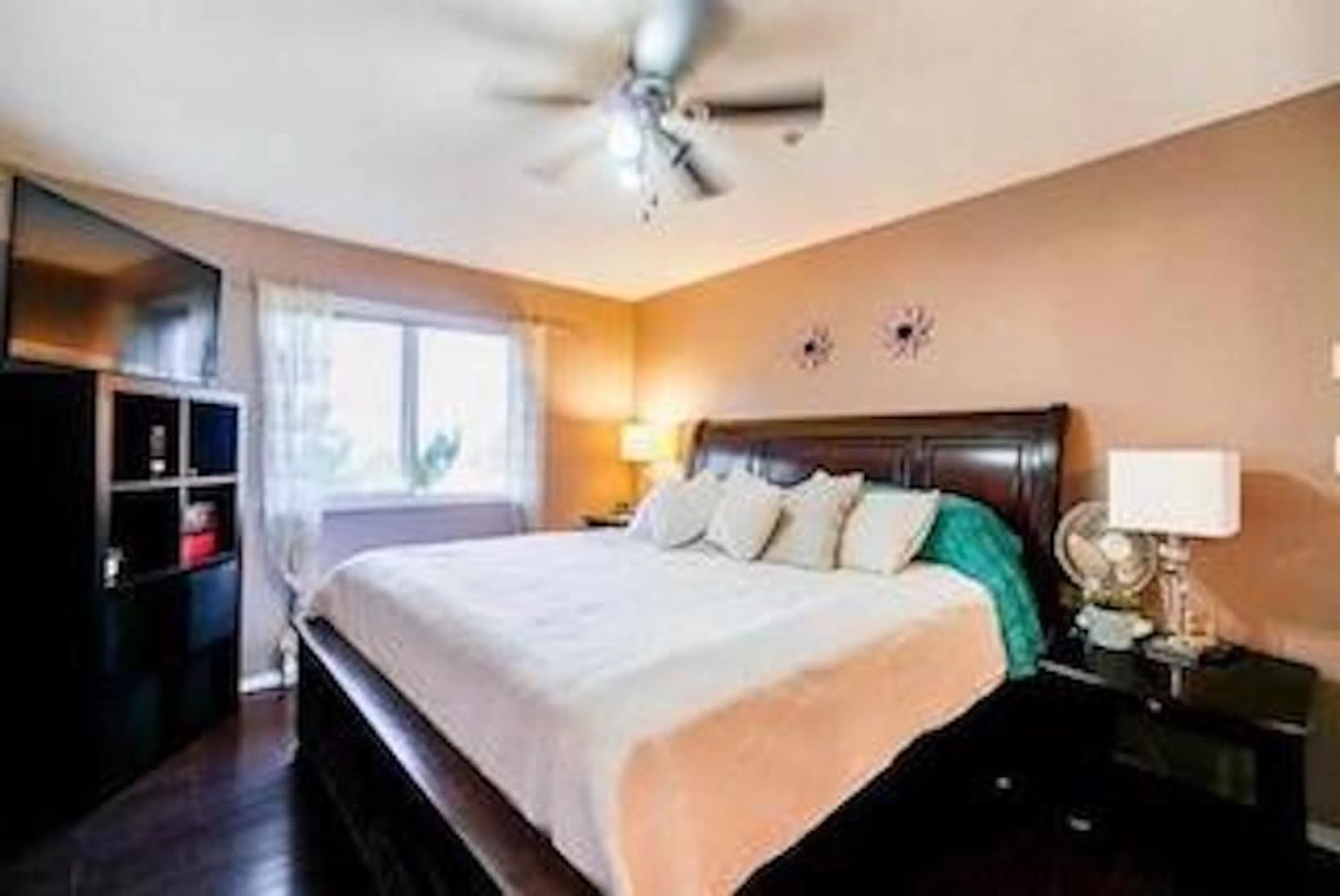 Bedroom with bed, wood/laminate floor for 403 - 12739 72 AVENUE, Surrey British Columbia V3W2M7