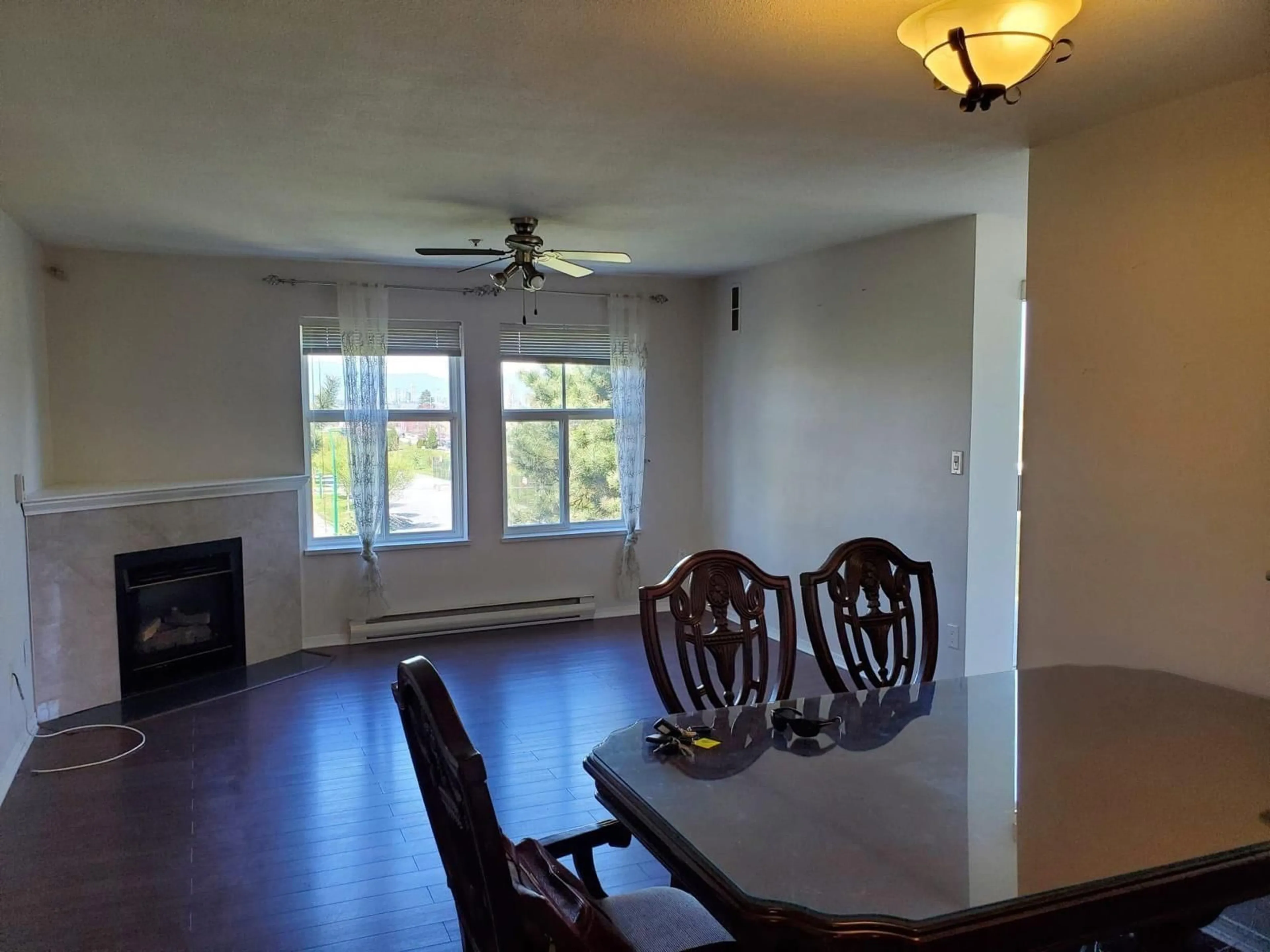 A pic of a room for 403 - 12739 72 AVENUE, Surrey British Columbia V3W2M7
