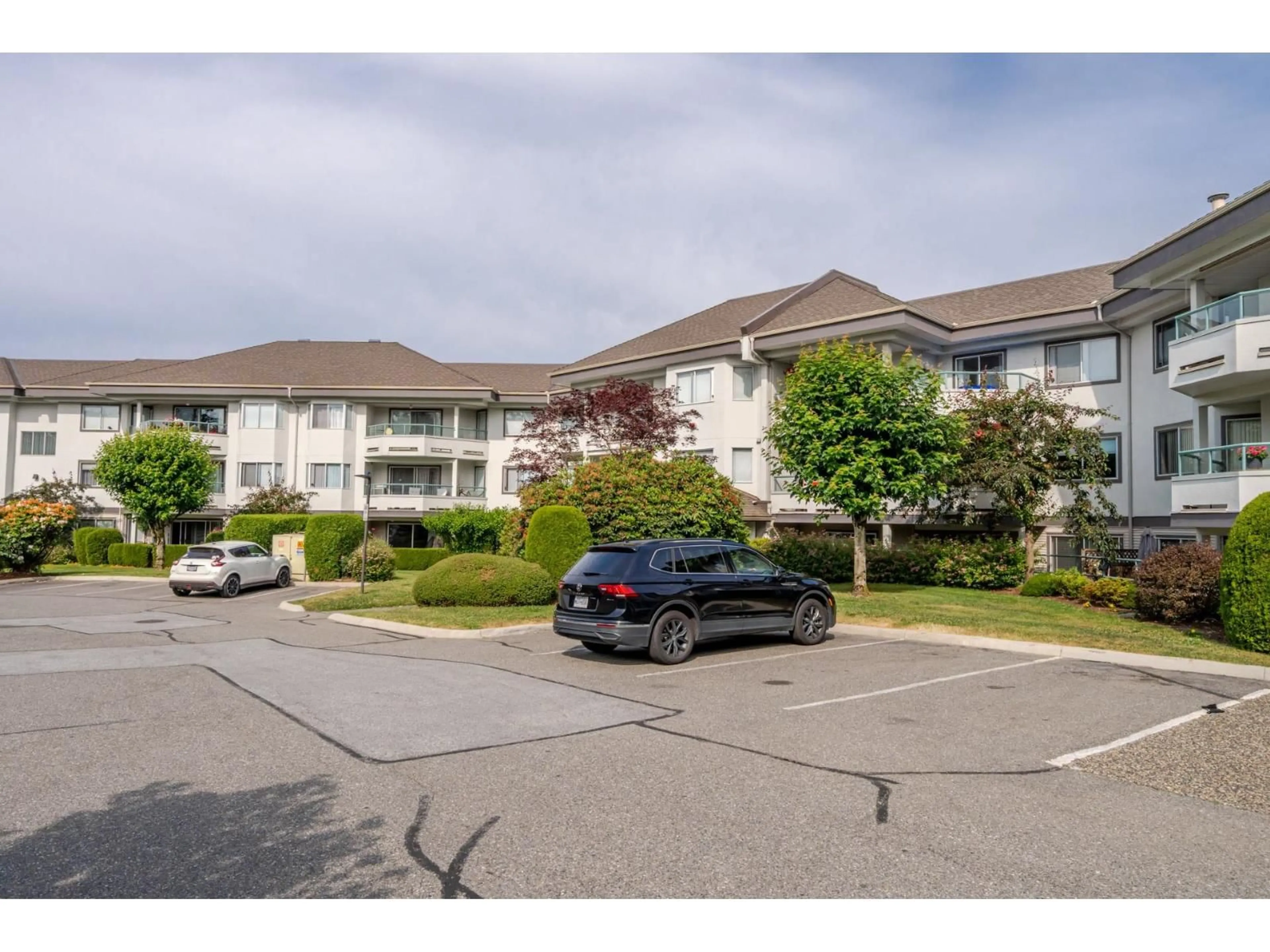 A pic from outside/outdoor area/front of a property/back of a property/a pic from drone, mountain view for 237 - 2451 GLADWIN RD ROAD, Abbotsford British Columbia V2T3N8