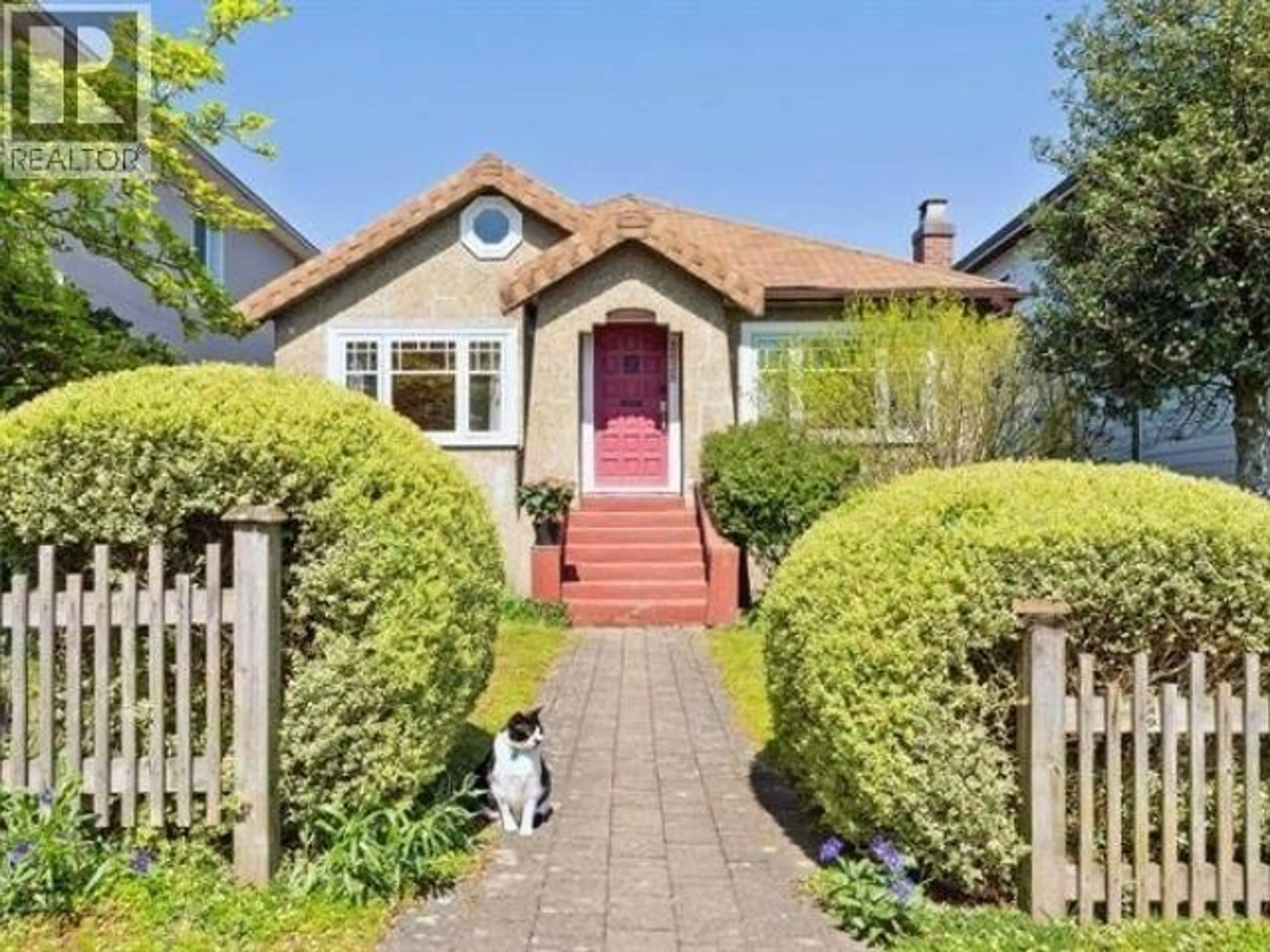 Home with brick exterior material, street for 3039 GRANT STREET, Vancouver British Columbia V5K3H8