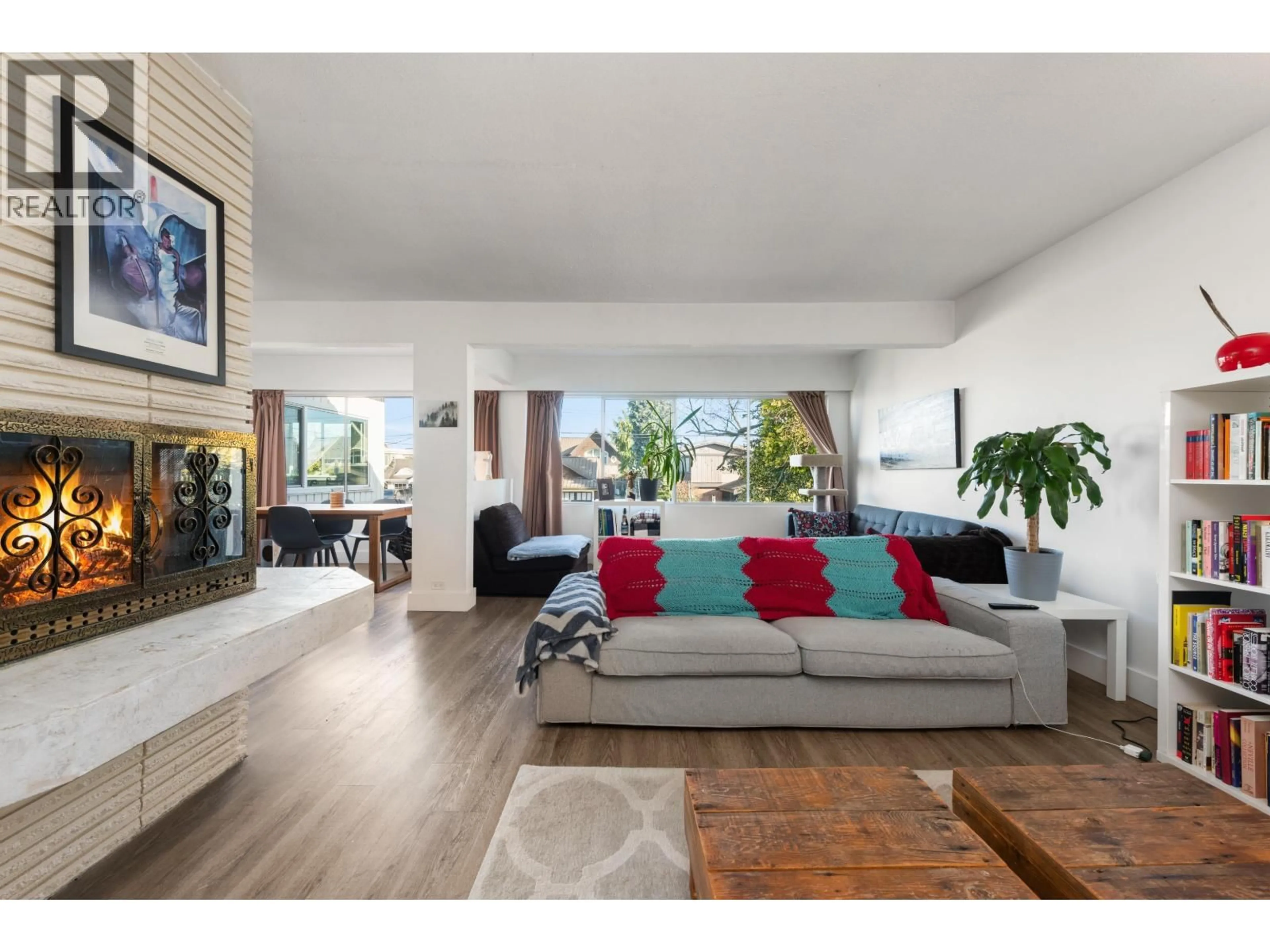 Living room with furniture, unknown for 1657 BEACH GROVE ROAD, Delta British Columbia V4L1P4