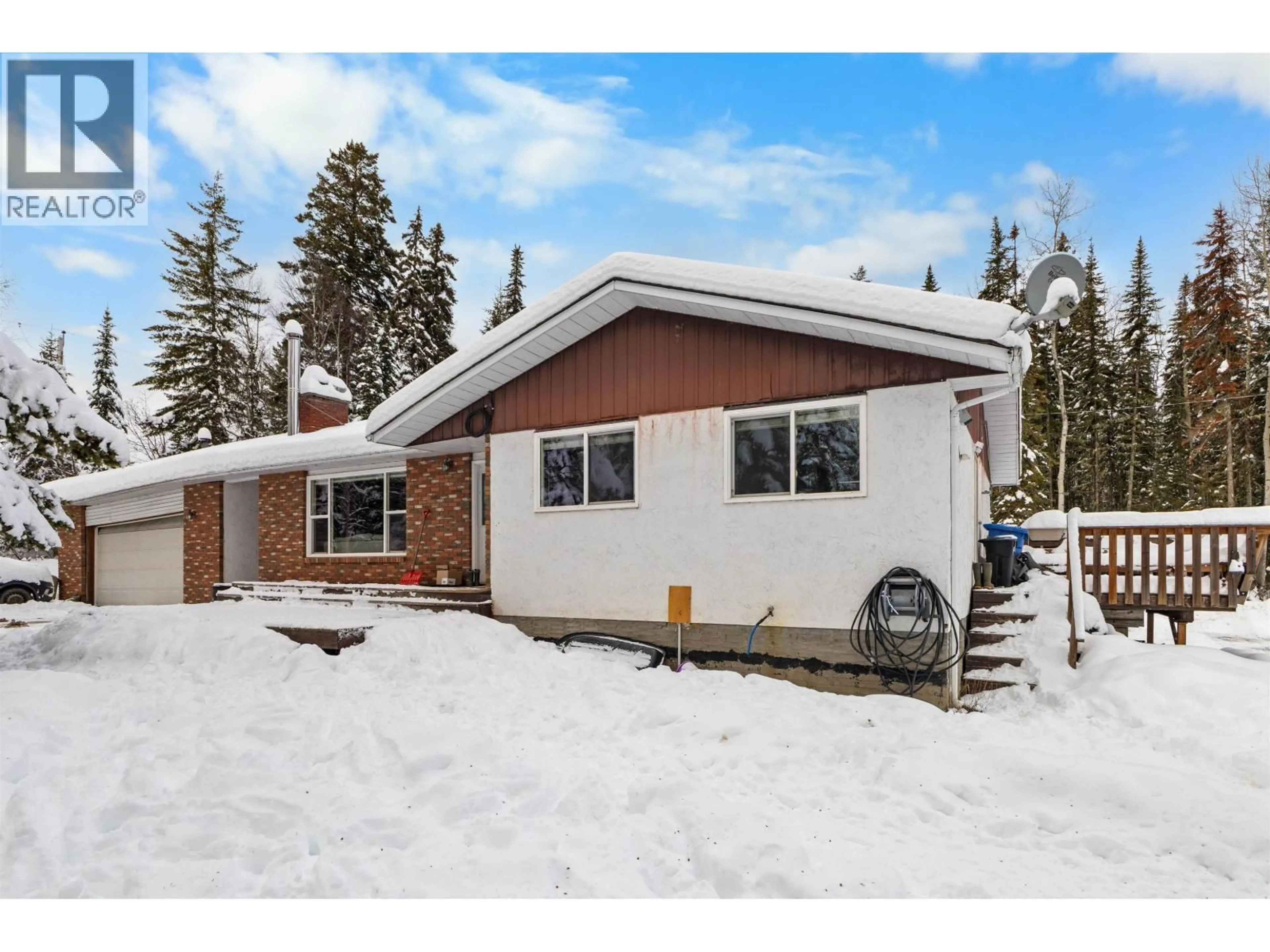 Home with vinyl exterior material, unknown for 1570 GEDDES ROAD, Prince George British Columbia V2K5G3