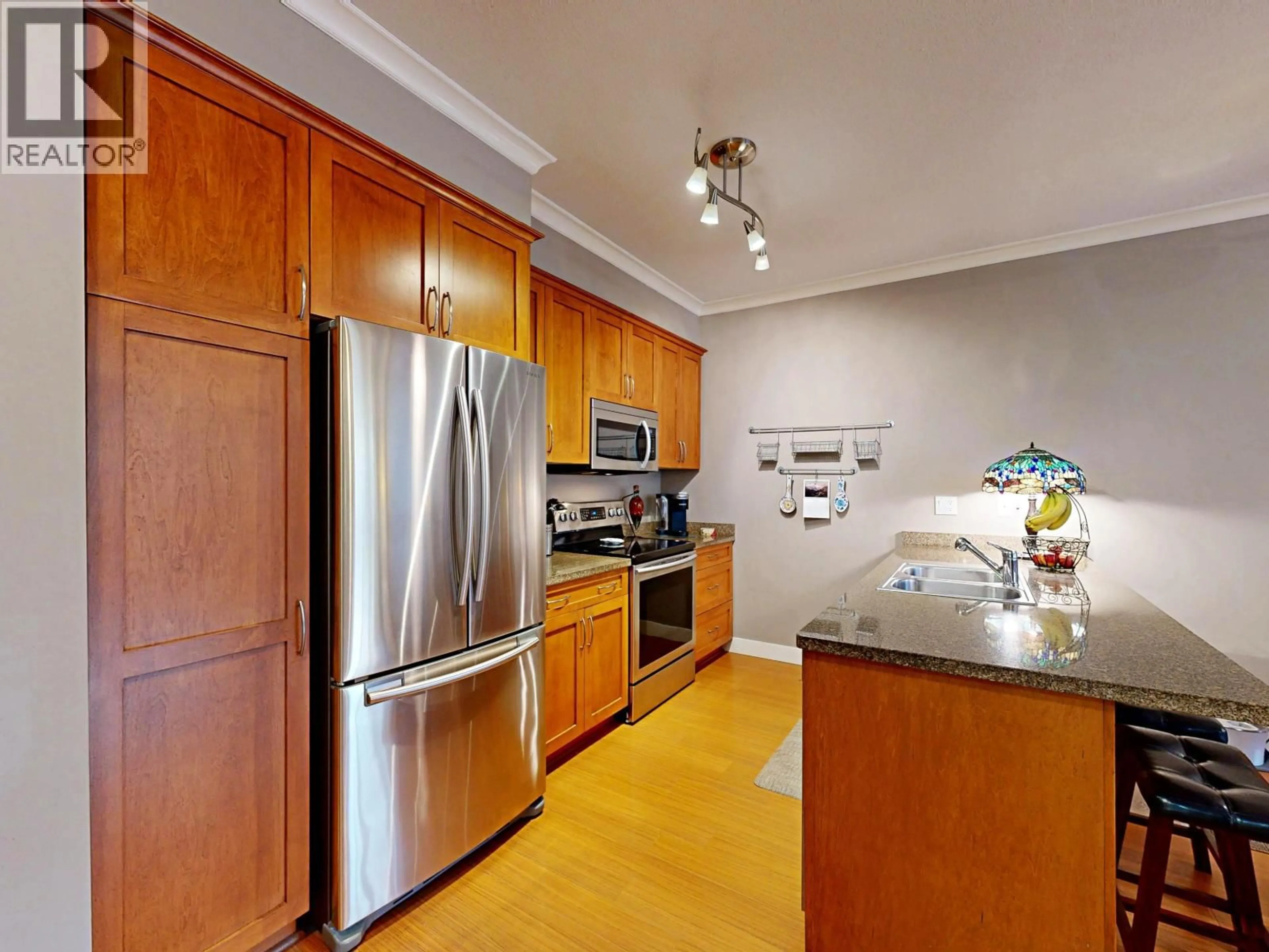 Contemporary kitchen, unknown for 207 - 1375 VIEW CRESCENT, Delta British Columbia V4L0A3