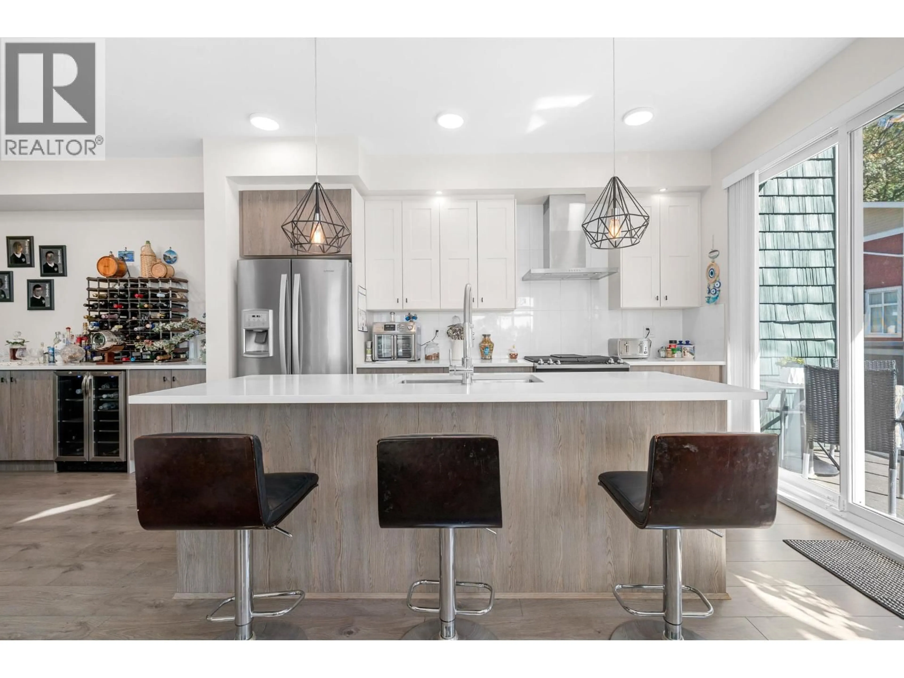 Open concept kitchen, ceramic/tile floor for 37 - 24108 104 AVENUE, Maple Ridge British Columbia V2W0J5