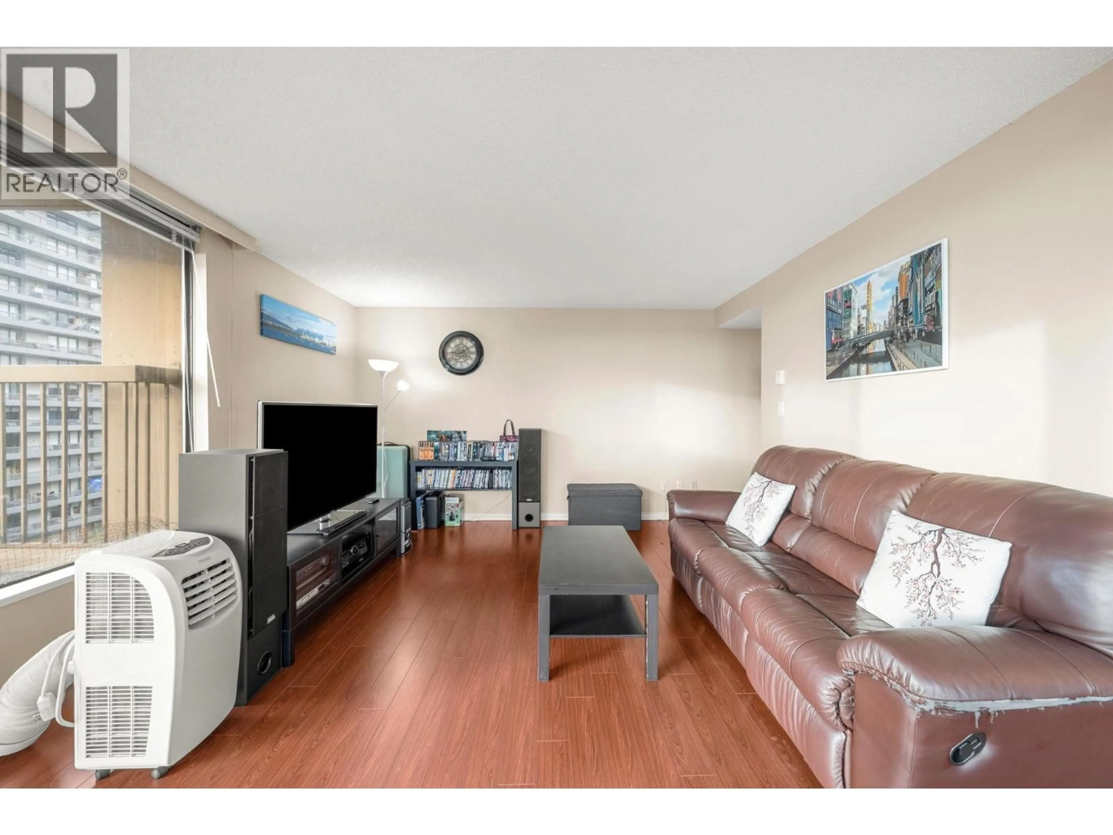 Living room with furniture, unknown for 1108 - 2041 BELLWOOD AVENUE, Burnaby British Columbia V5B4V5