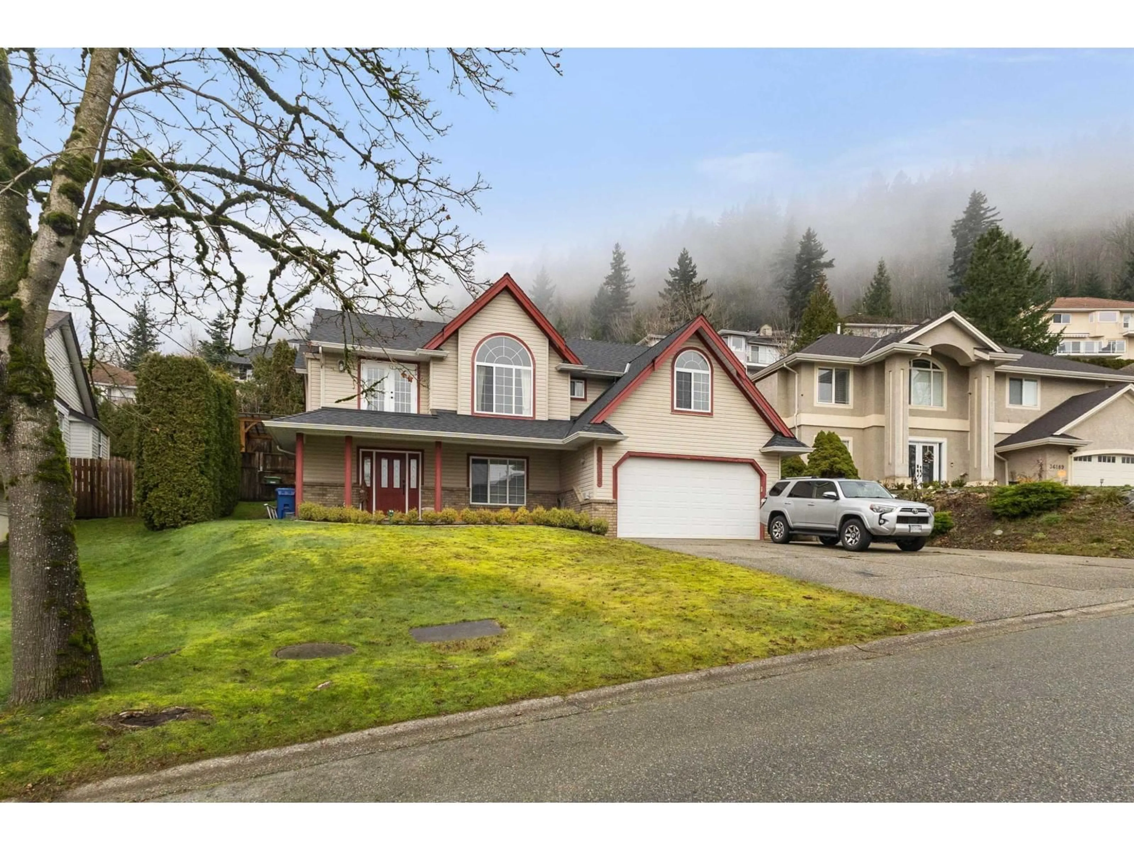 A pic from outside/outdoor area/front of a property/back of a property/a pic from drone, street for 36185 CASSANDRA DRIVE, Abbotsford British Columbia V3G2N6