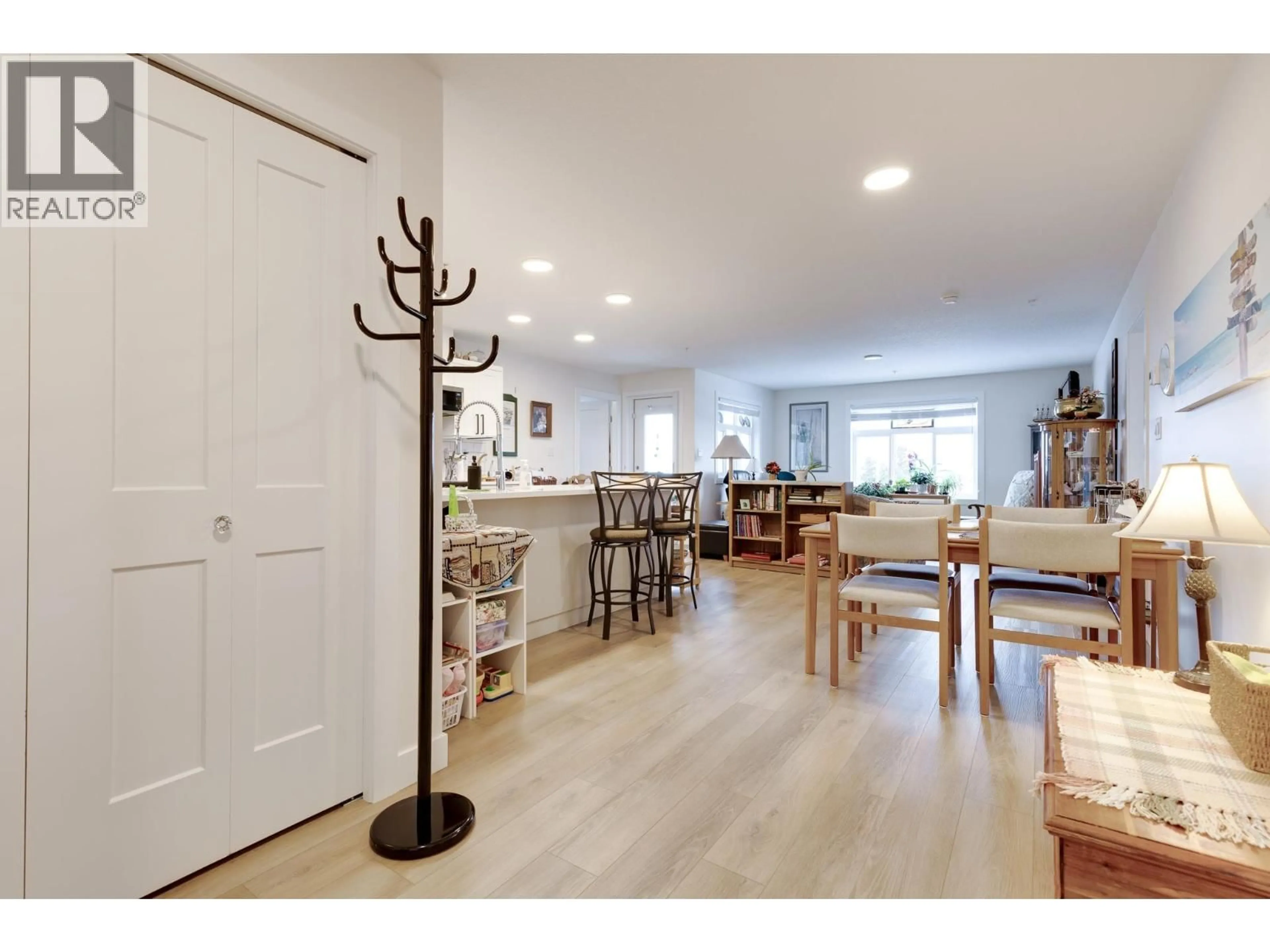 Indoor entryway for 310 - 4278 22ND AVENUE, Prince George British Columbia V2N0J4