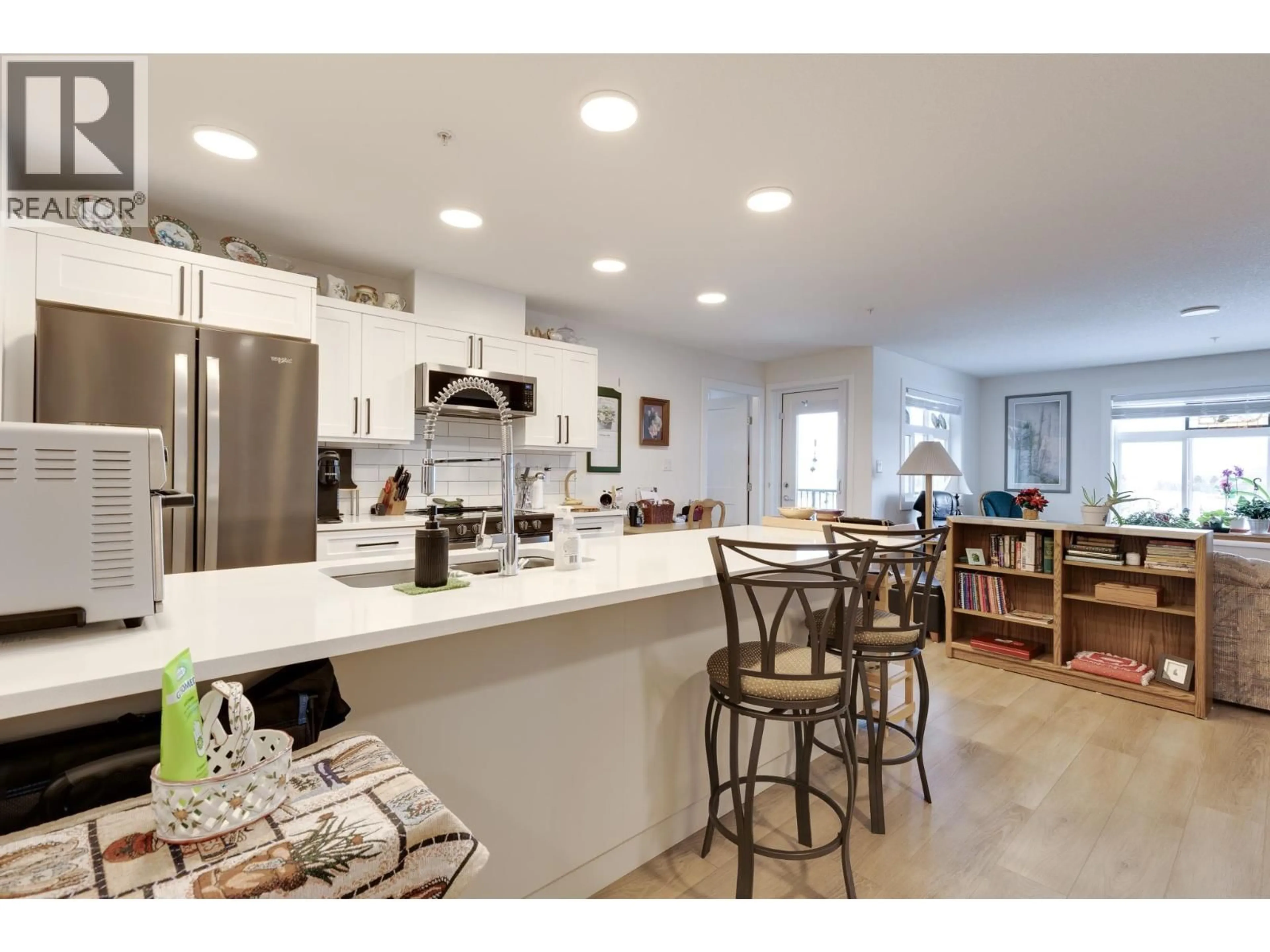 Open concept kitchen, unknown for 310 - 4278 22ND AVENUE, Prince George British Columbia V2N0J4