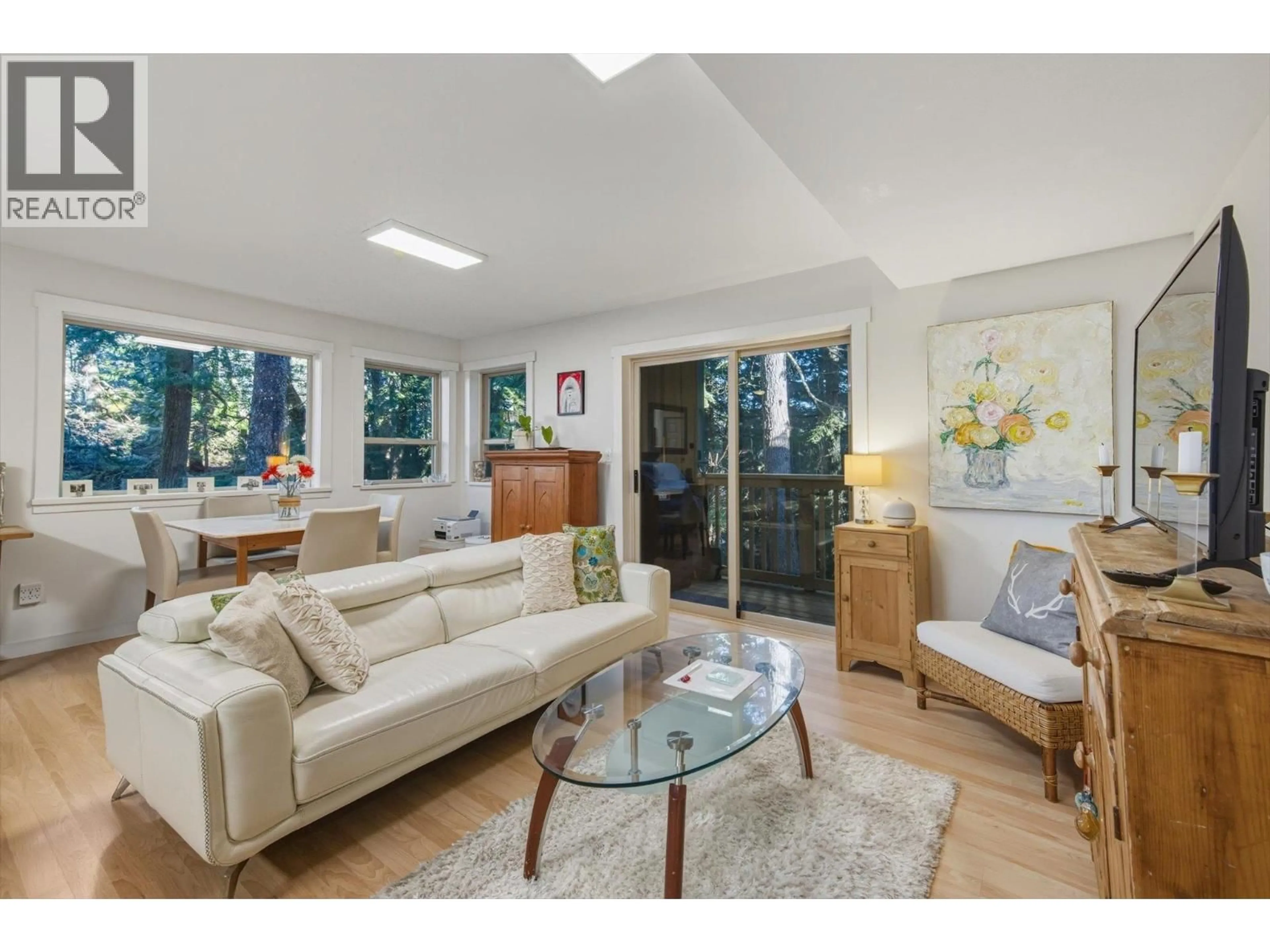 Living room with furniture, wood/laminate floor for 1 - 2720 CHEAKAMUS WAY, Whistler British Columbia V8E0M1