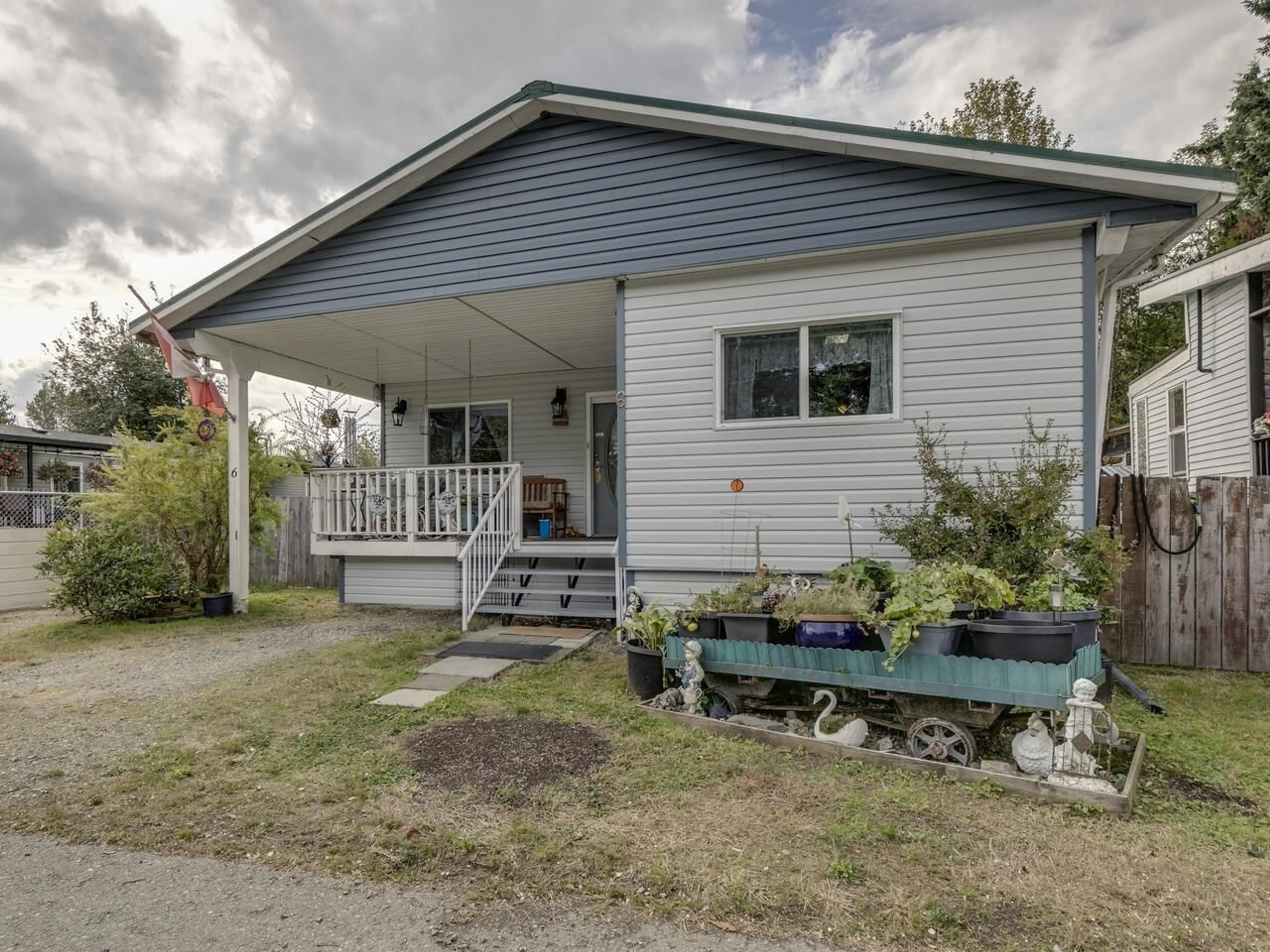 Home with vinyl exterior material, street for 6 - 41711 TAYLOR ROAD, Mission British Columbia V2V5X4