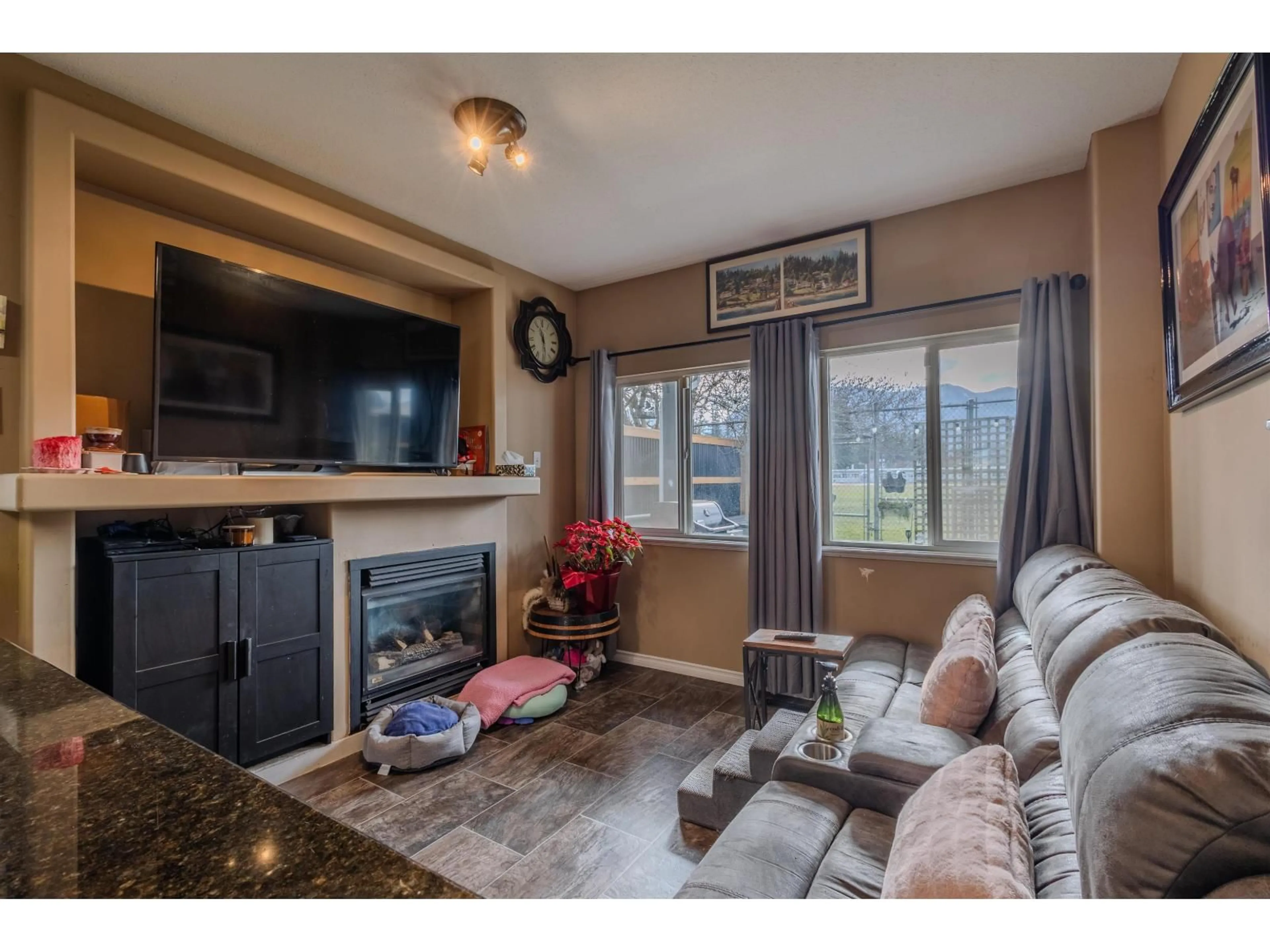 Home theater for 12 - 45306 BALMORAL AVENUE, Chilliwack British Columbia V2R2M4