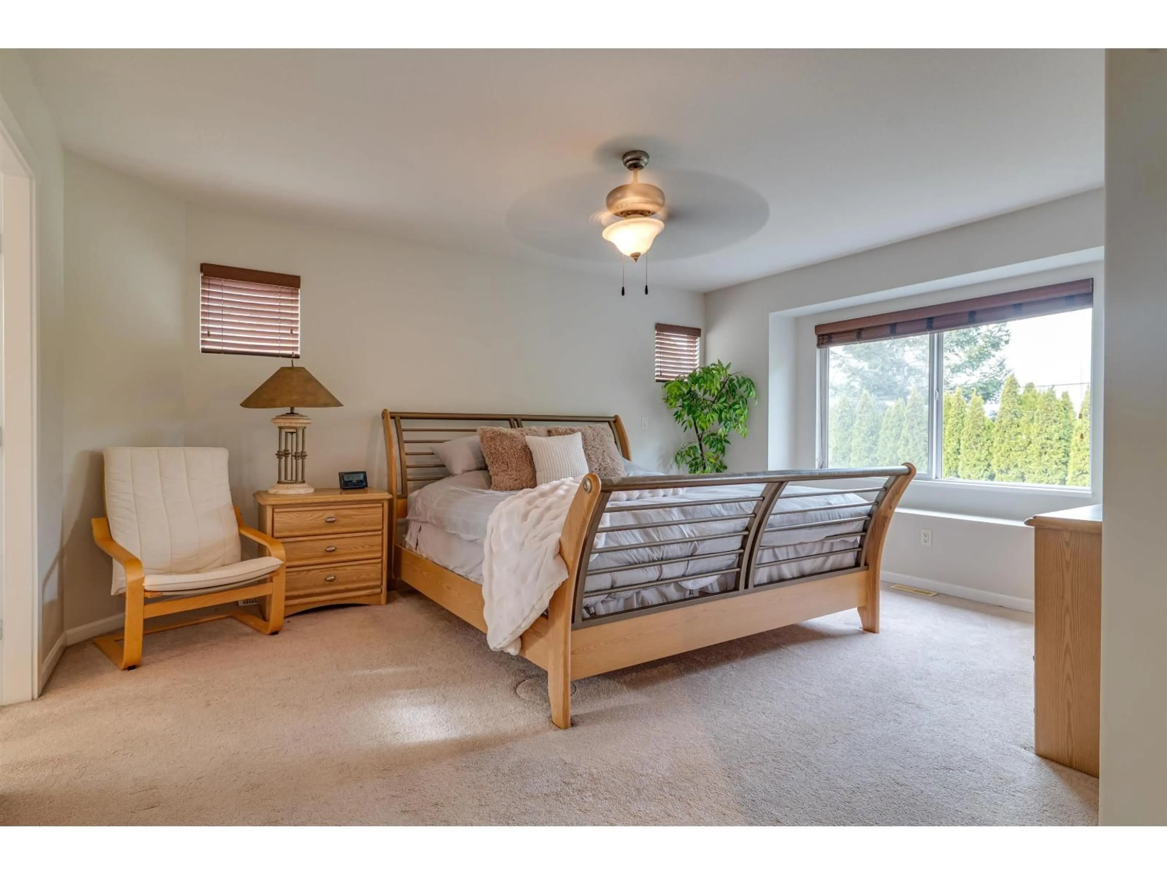 Bedroom with bed, unknown for 20199 70A AVENUE, Langley British Columbia V2Y2Y6
