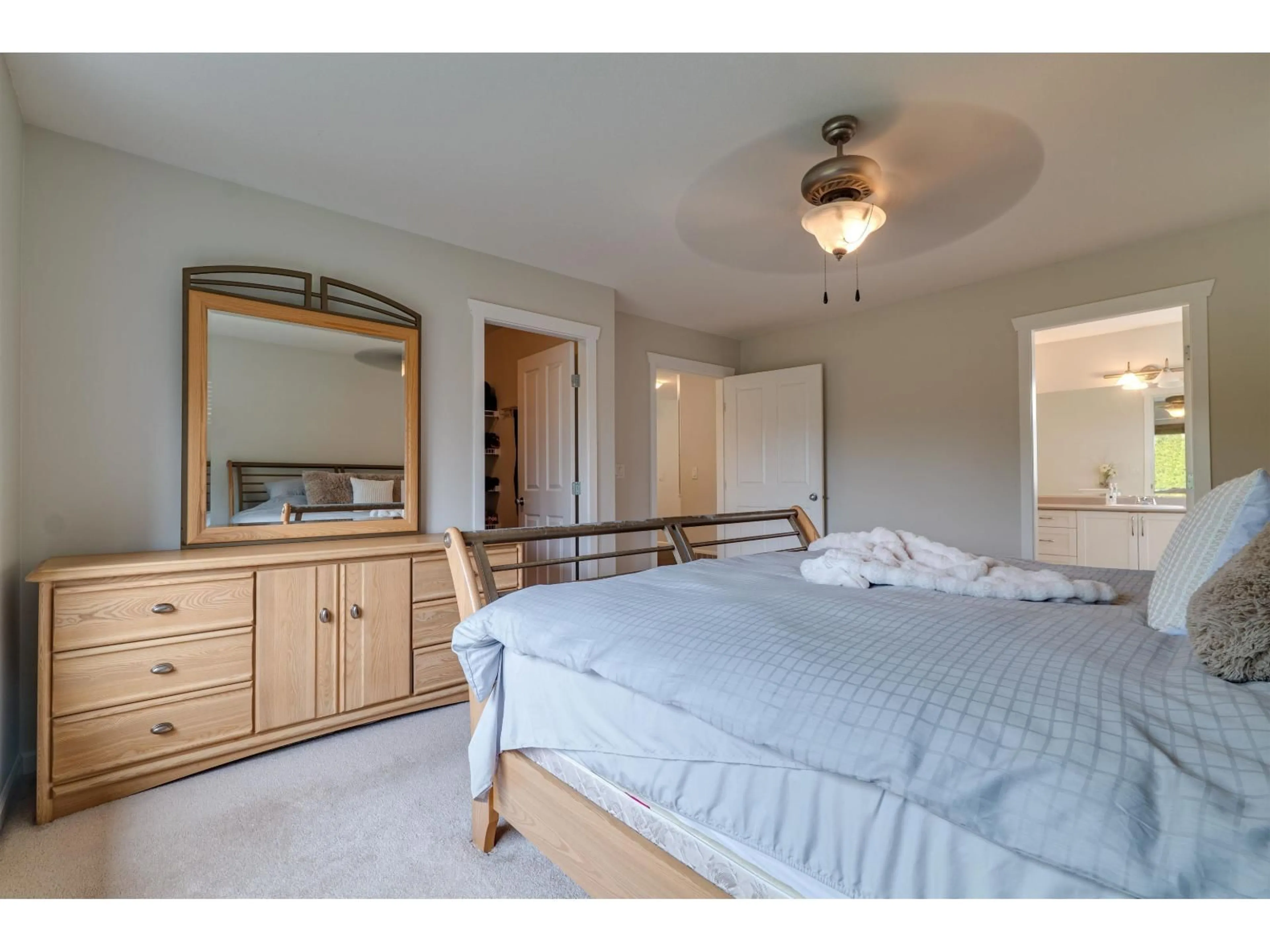 Bedroom with bed, unknown for 20199 70A AVENUE, Langley British Columbia V2Y2Y6