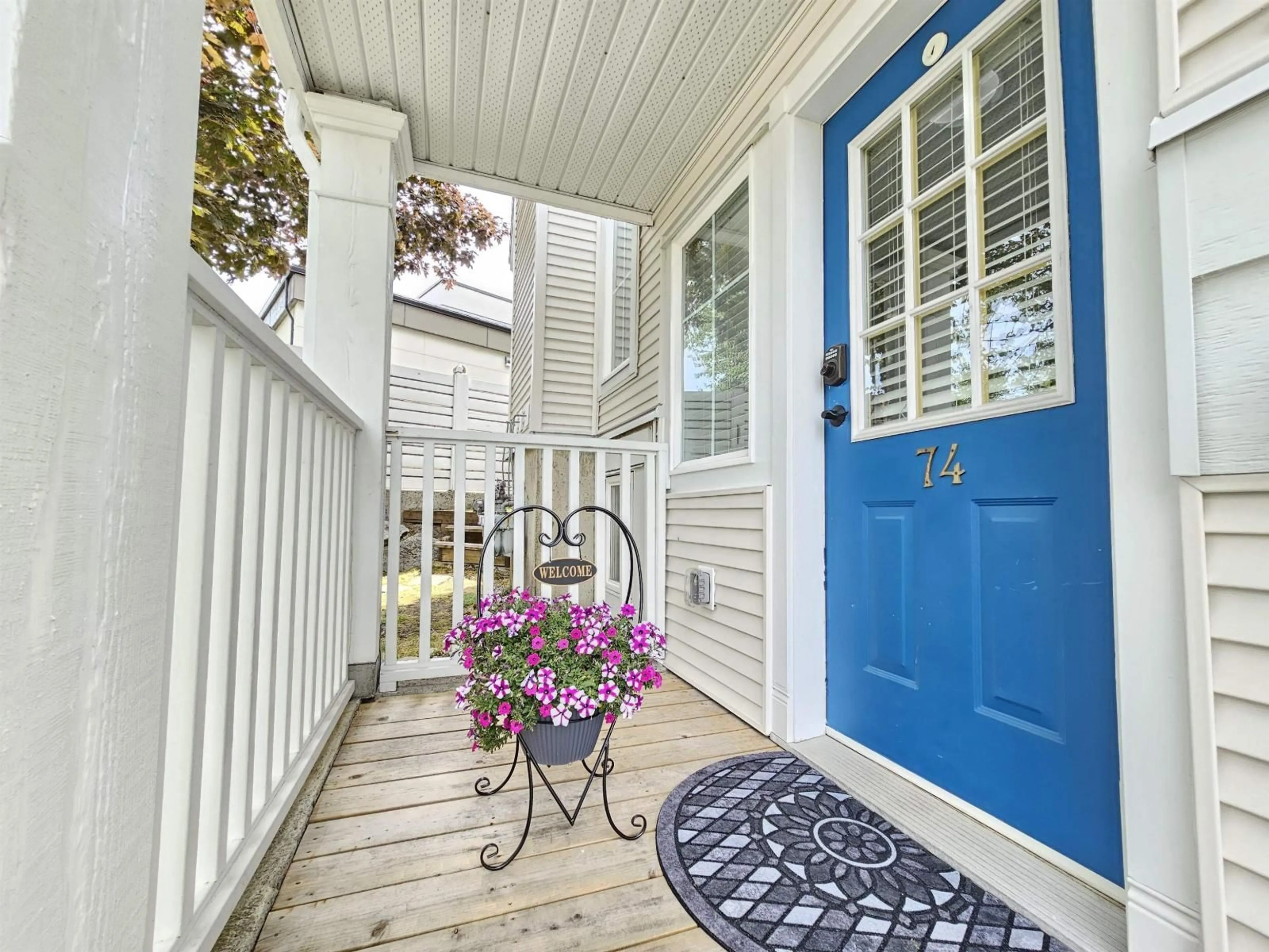 Indoor entryway for 74 - 8890 WALNUT GROVE DRIVE, Langley British Columbia V1M3W4