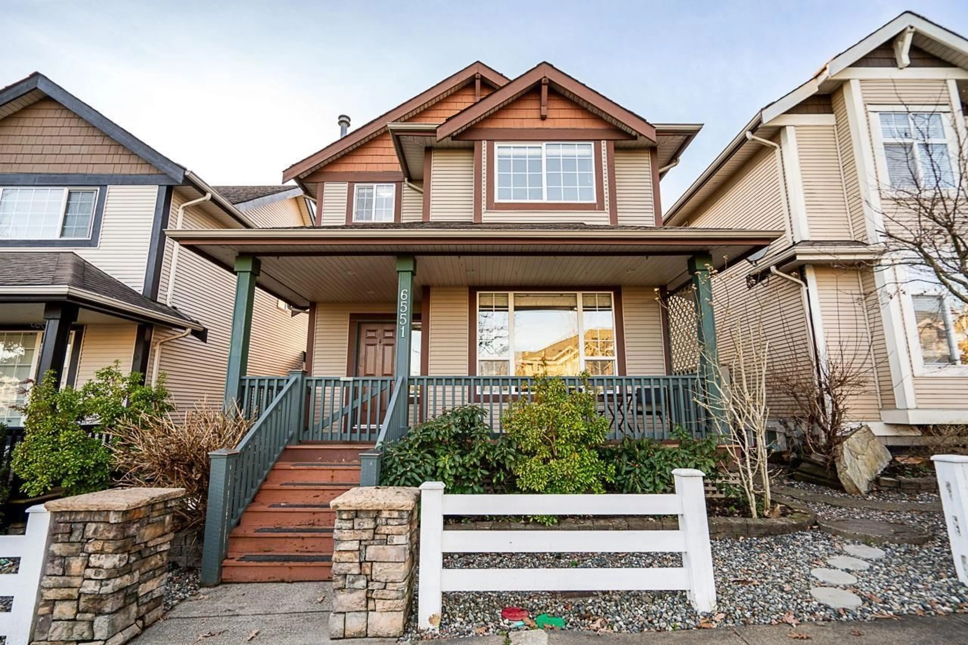 Home with vinyl exterior material, street for 6551 193B STREET, Surrey British Columbia V4N5R1