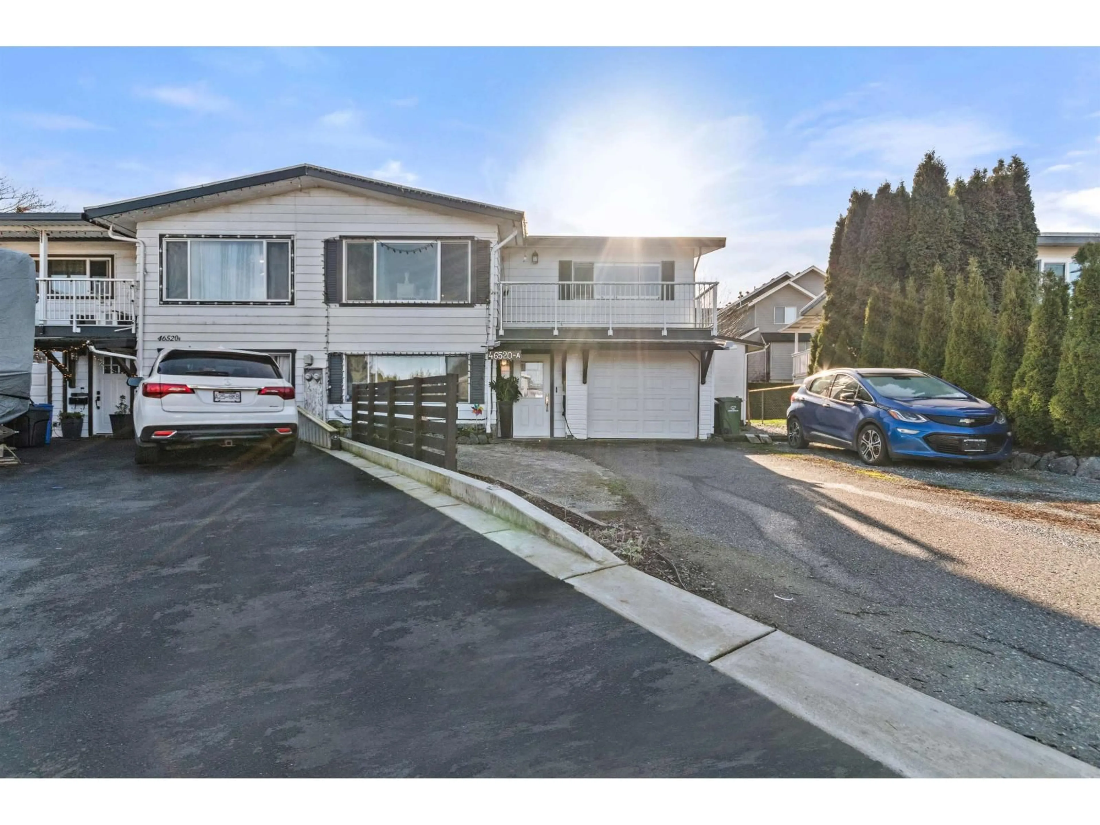 A pic from outside/outdoor area/front of a property/back of a property/a pic from drone, street for A - 46520 ROLINDE CRESCENT, Chilliwack British Columbia V2P6X6