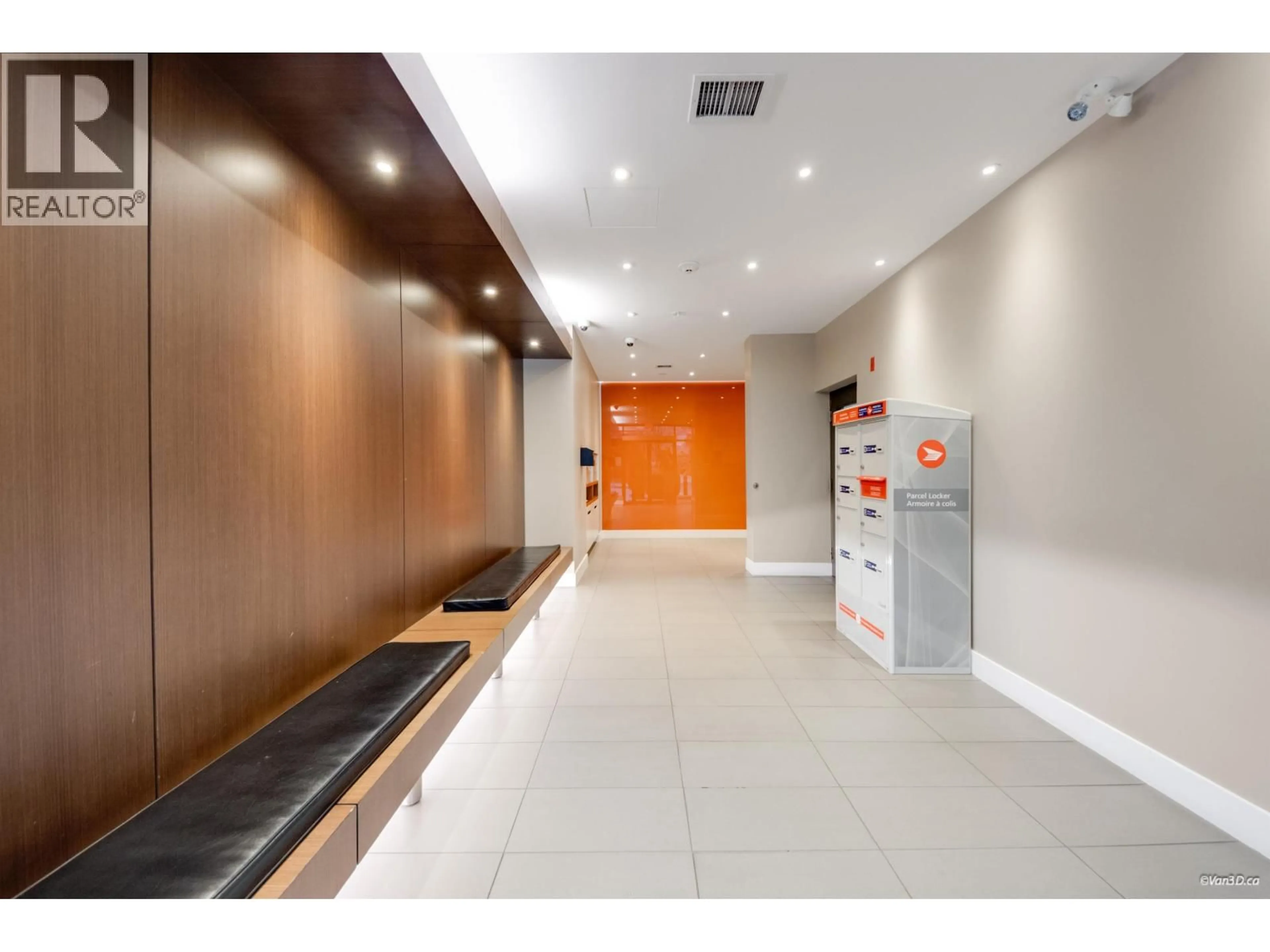 Indoor foyer for 408 - 1673 LLOYD AVENUE, North Vancouver British Columbia V7P0A9