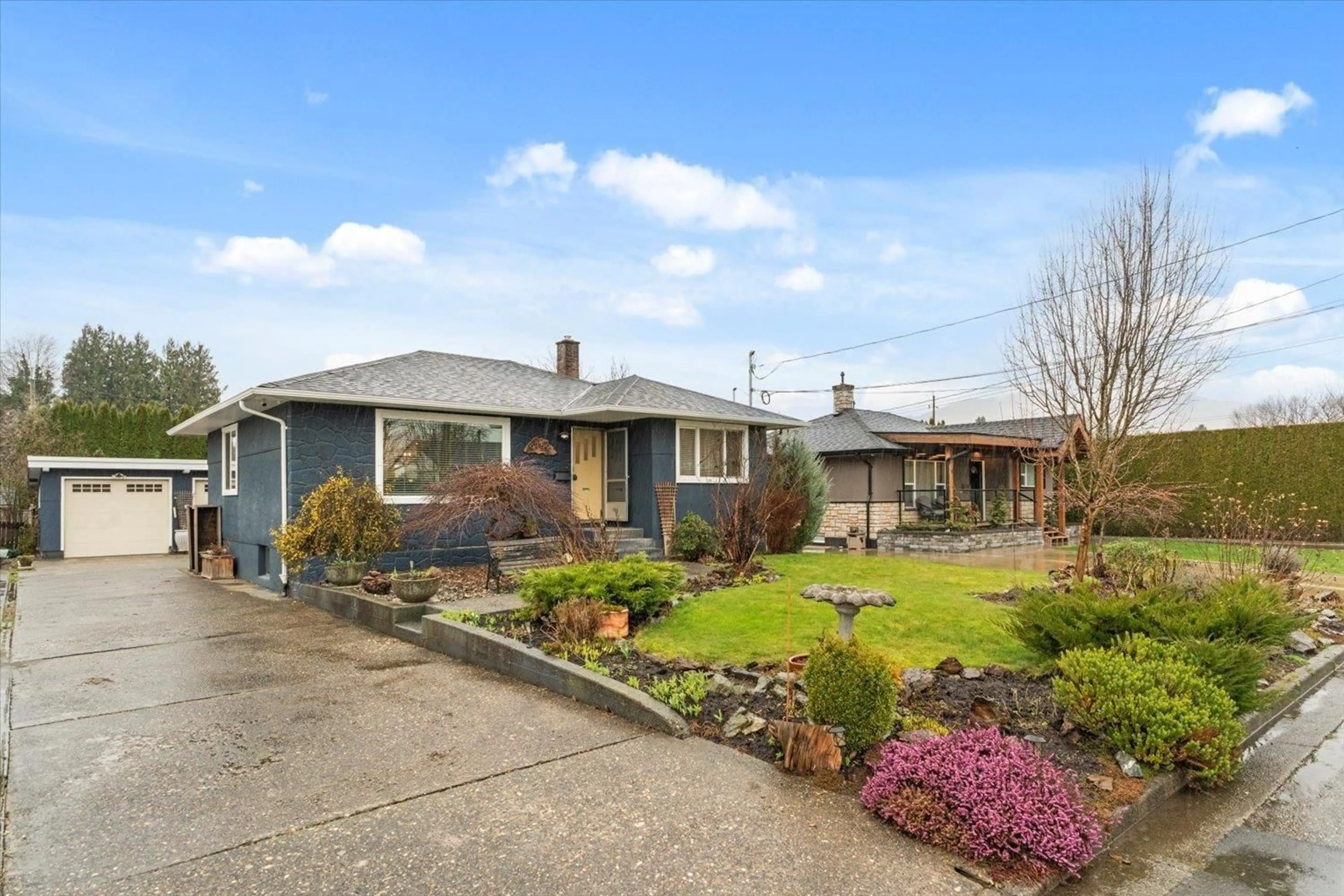 A pic from outside/outdoor area/front of a property/back of a property/a pic from drone, street for 9759 GEORGE STREET, Chilliwack British Columbia V2P4K6