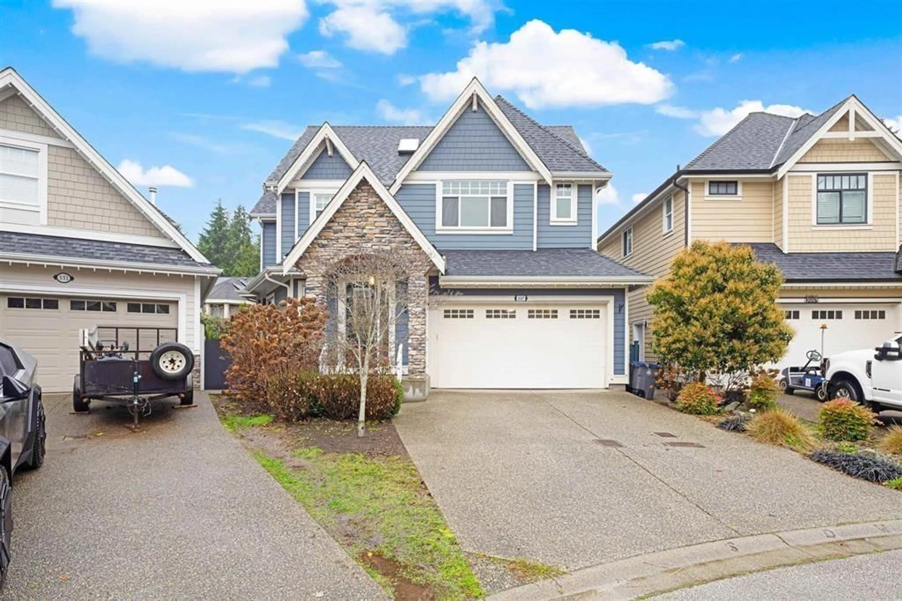 Home with vinyl exterior material, street for 337 171A STREET, Surrey British Columbia V3Z9P5