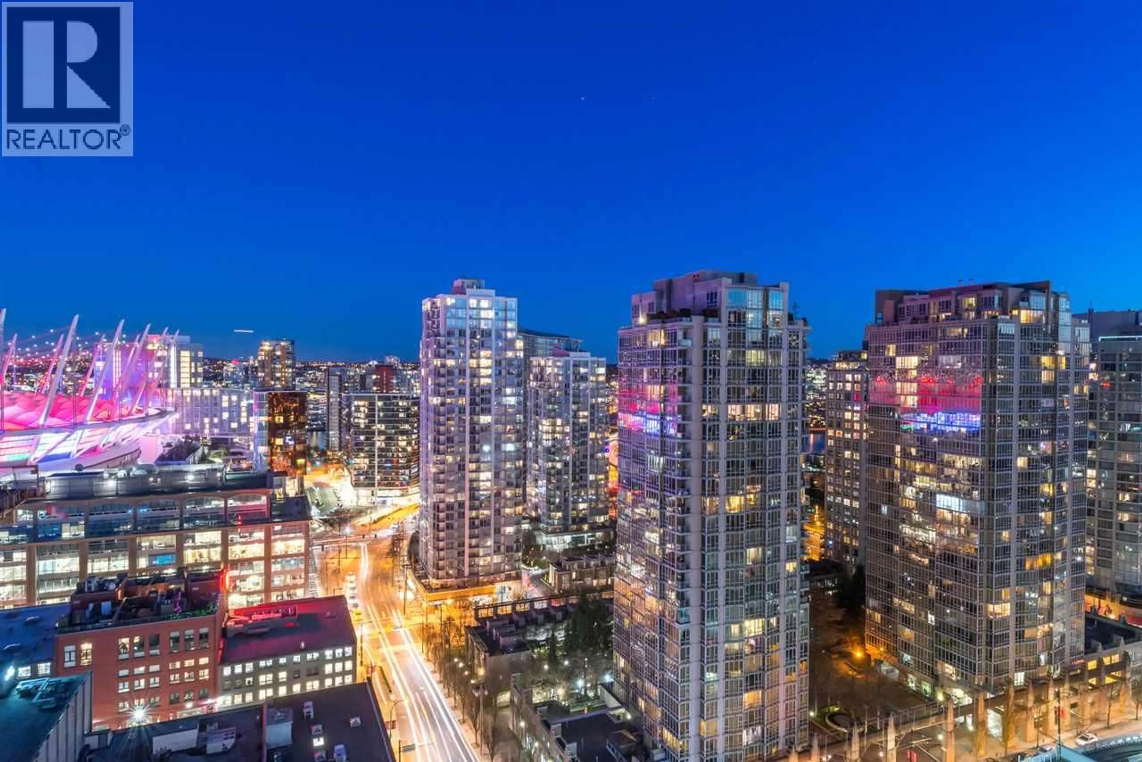 A pic from outside/outdoor area/front of a property/back of a property/a pic from drone, city buildings view from balcony for 2001 - 888 HAMILTON STREET, Vancouver British Columbia V6B5W4