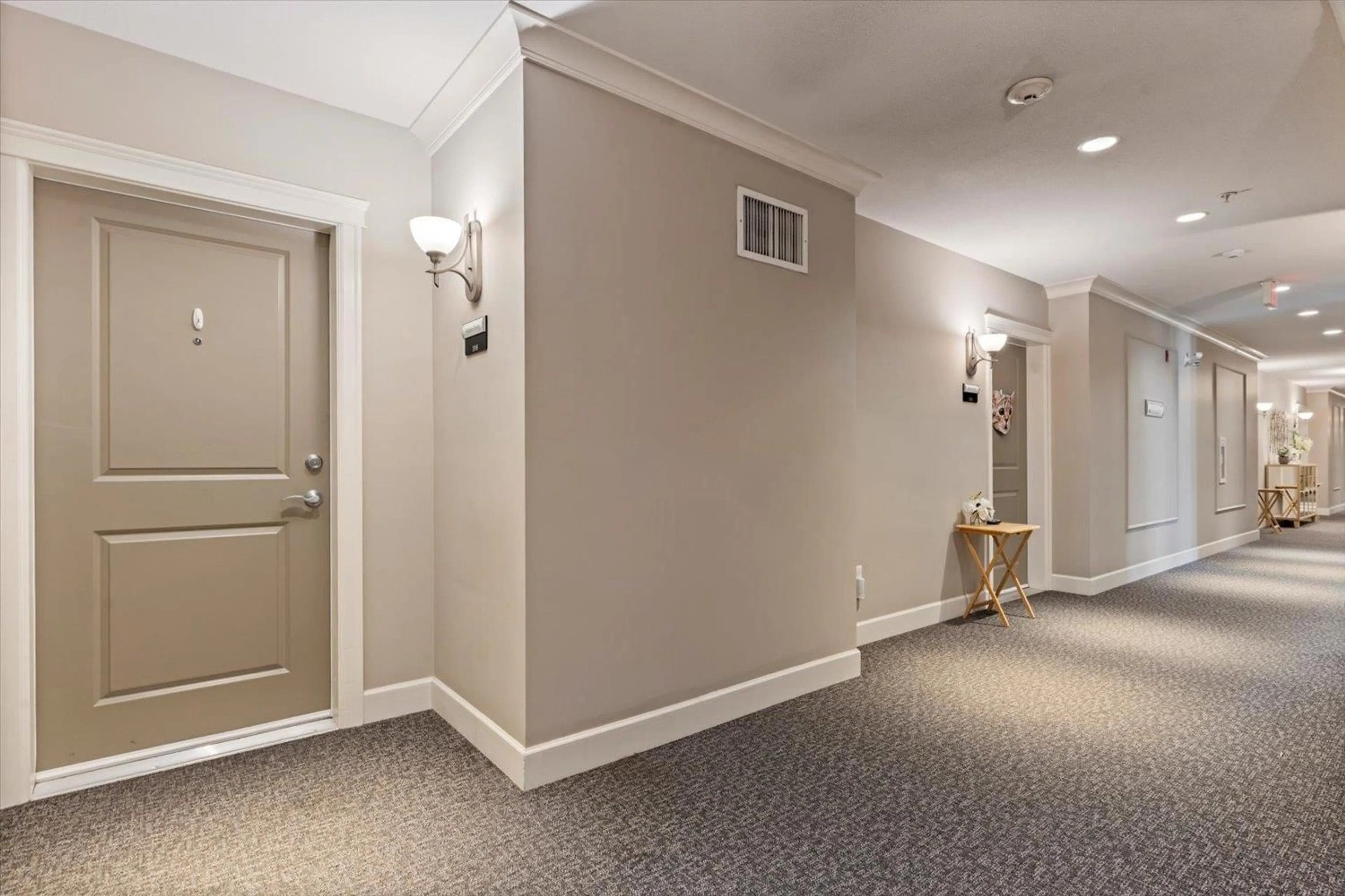 Indoor foyer for 316 - 8531 YOUNG ROAD, Chilliwack British Columbia V2P0E1