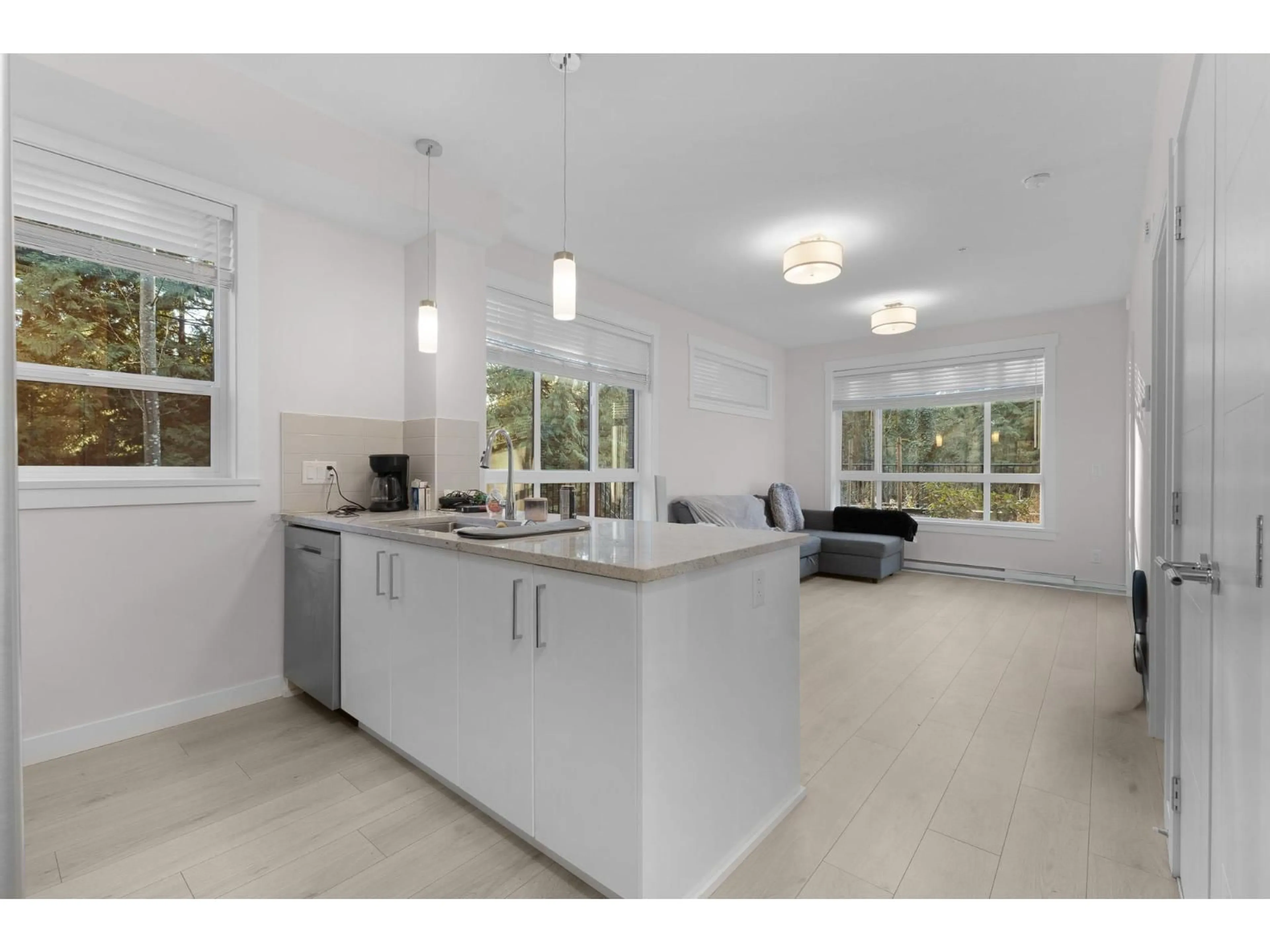 Open concept kitchen, unknown for 107 - 32690 14 AVENUE, Mission British Columbia V2V0K5