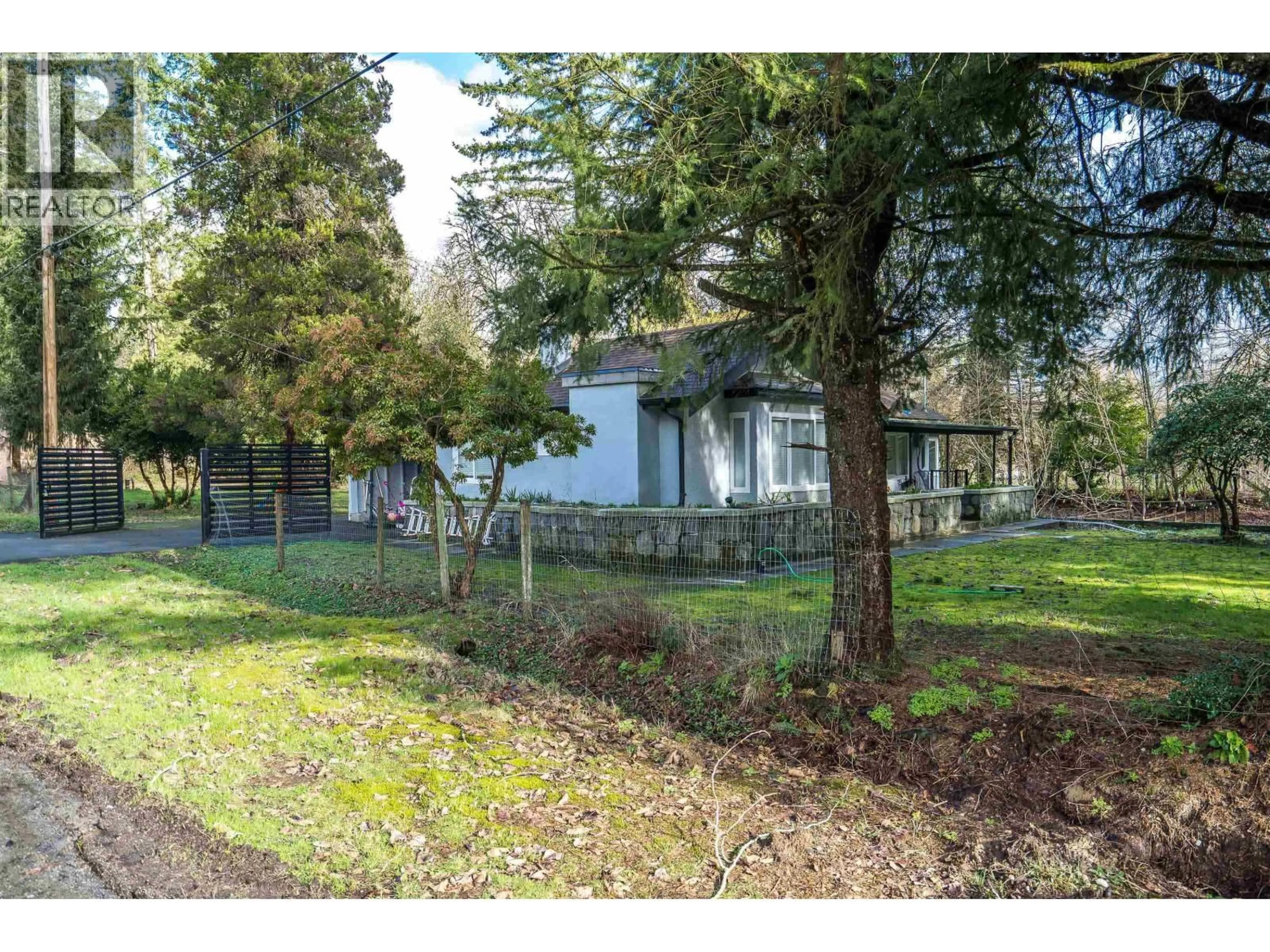 A pic from outside/outdoor area/front of a property/back of a property/a pic from drone, street for 27601 104 AVENUE, Maple Ridge British Columbia V2W1M6