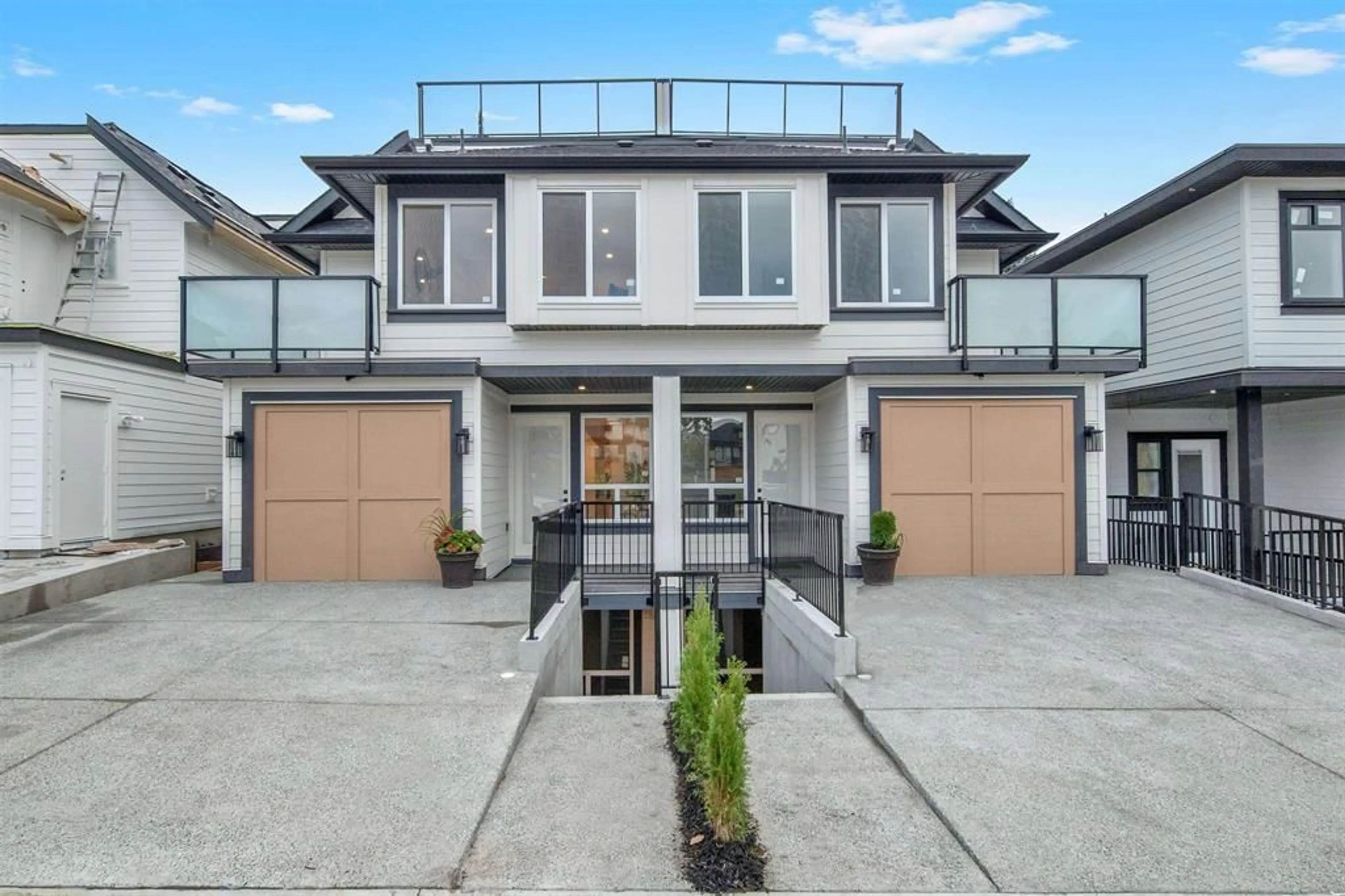 Unknown for 16477 20 AVENUE, Surrey British Columbia V3Z9M9