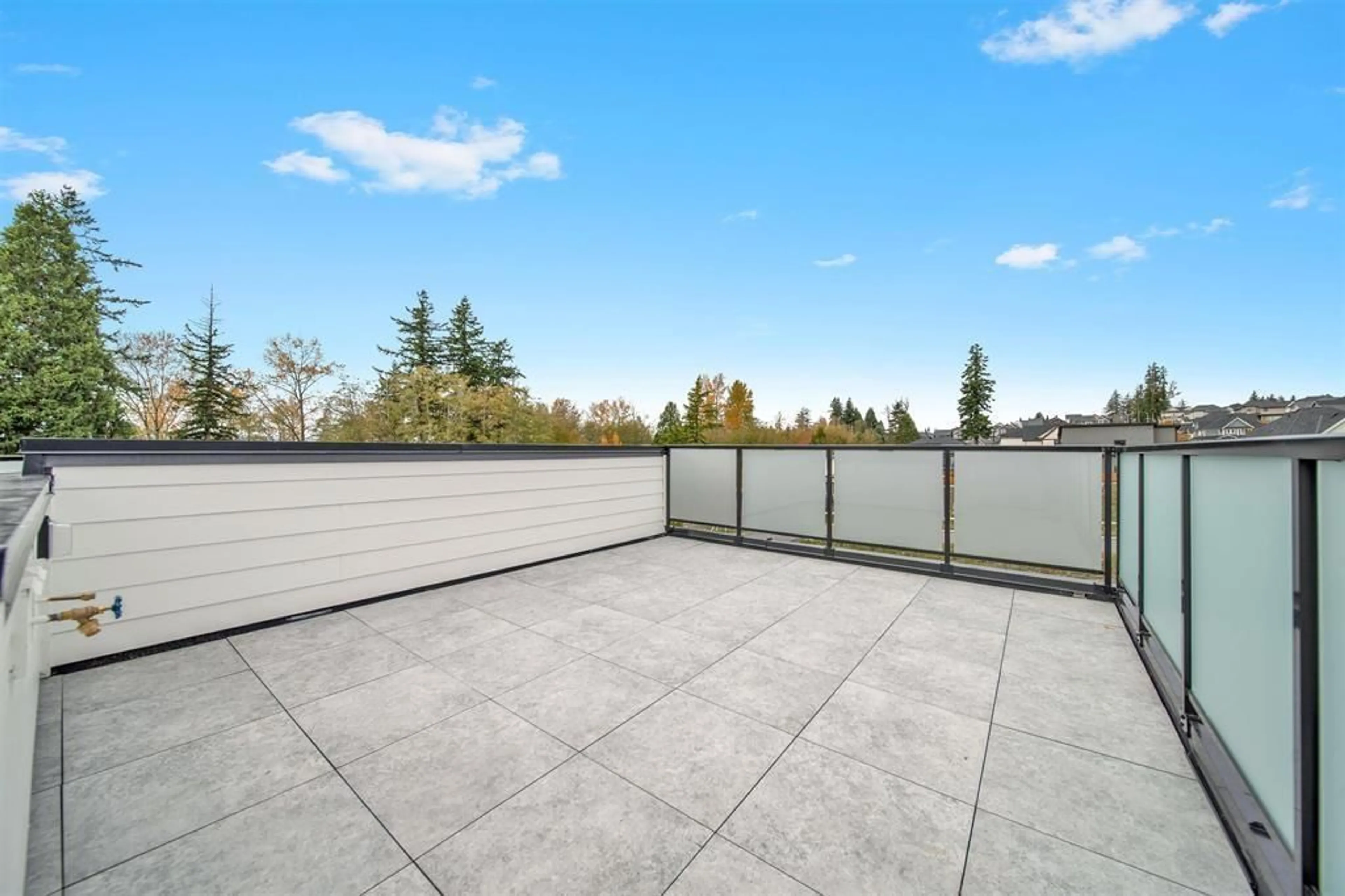 Patio, unknown for 16477 20 AVENUE, Surrey British Columbia V3Z9M9