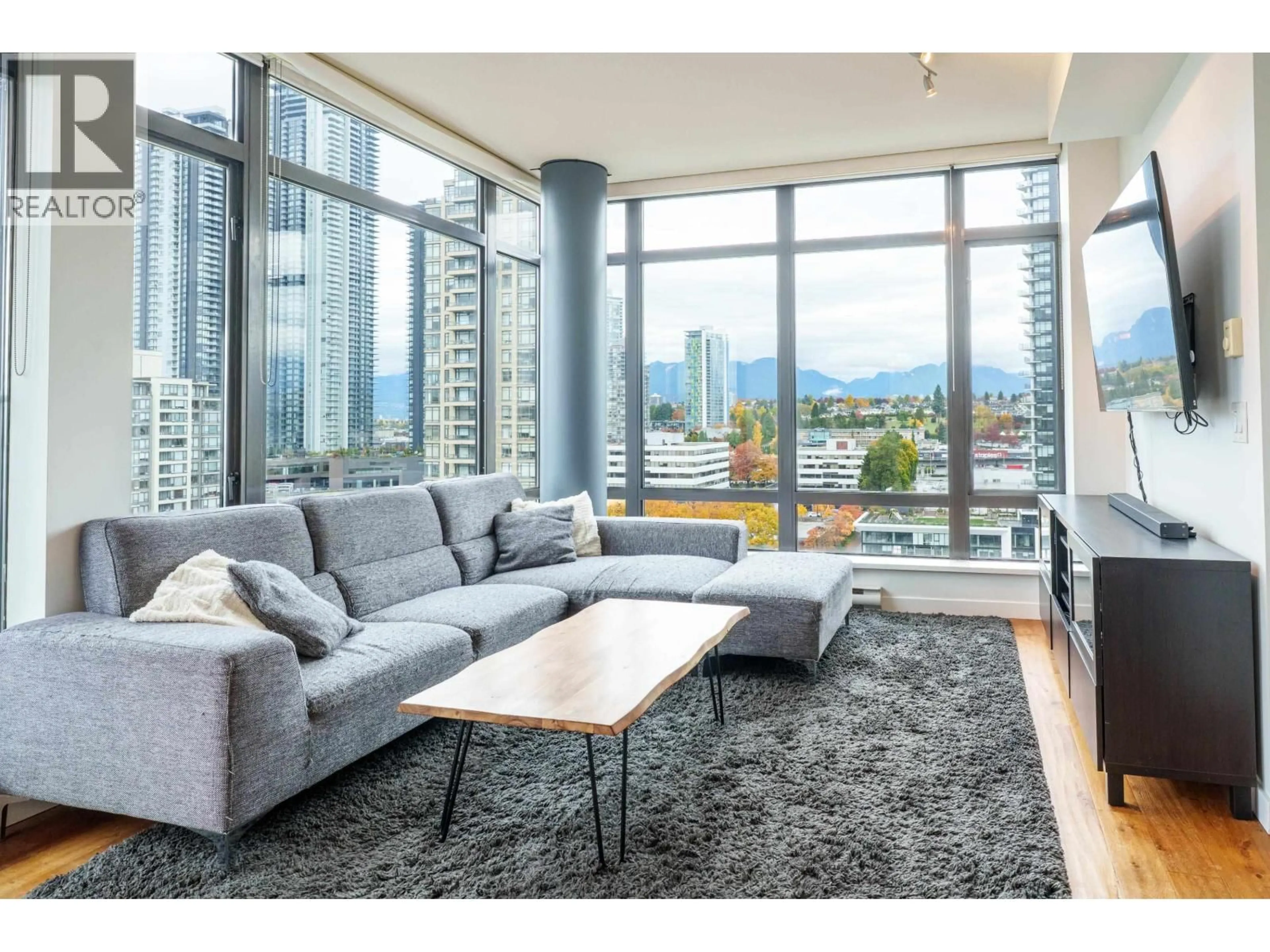 Living room with furniture, unknown for 1504 - 2355 MADISON AVENUE, Burnaby British Columbia V5C0B3