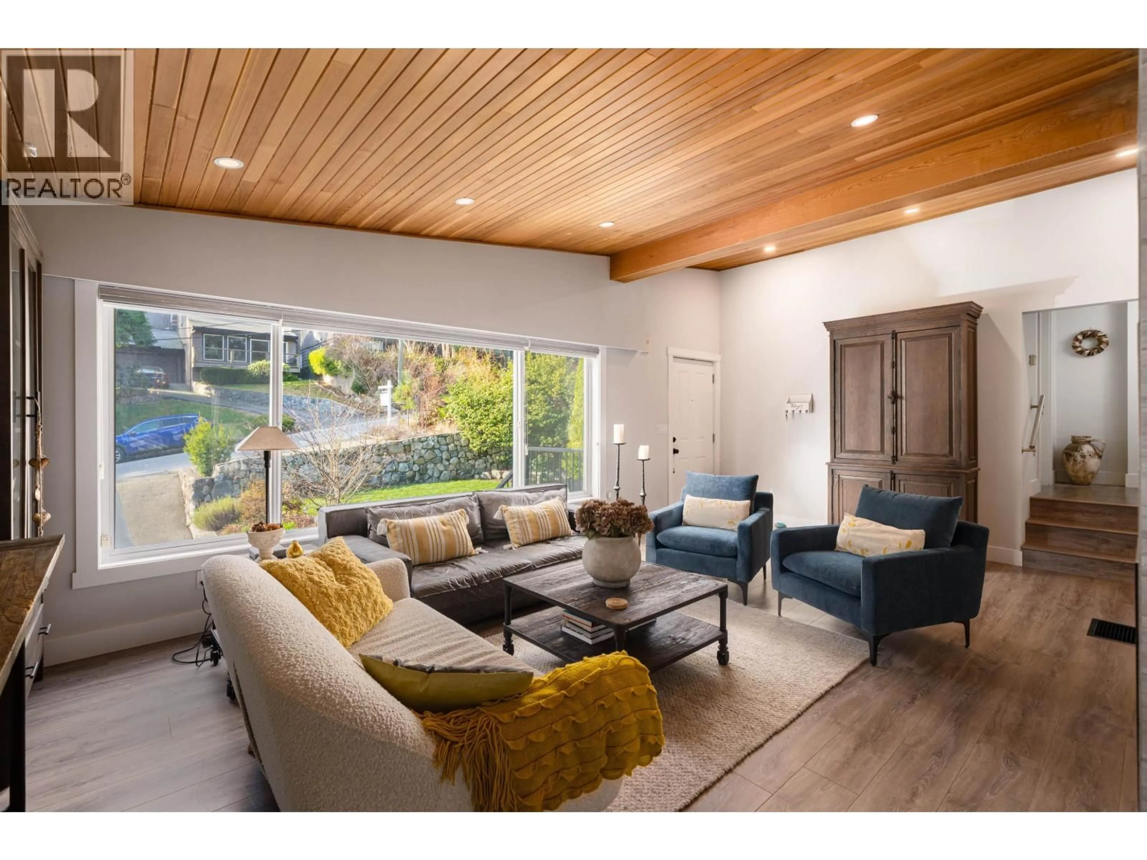 Living room with furniture, unknown for 3642 SYKES ROAD, North Vancouver British Columbia V7K2A7