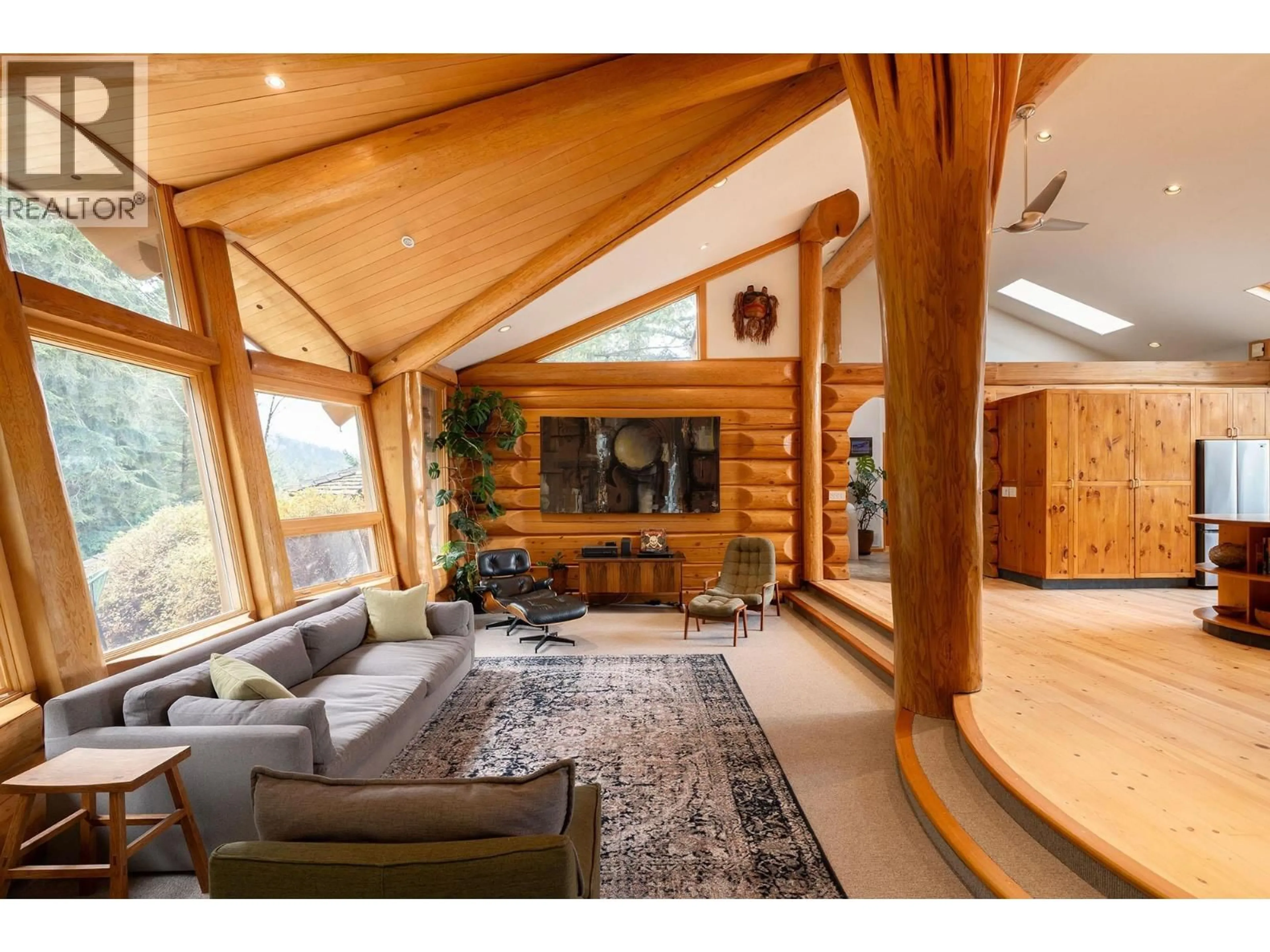 Living room with furniture, wood/laminate floor for 675 CATES LANE, Bowen Island British Columbia V0N1G2