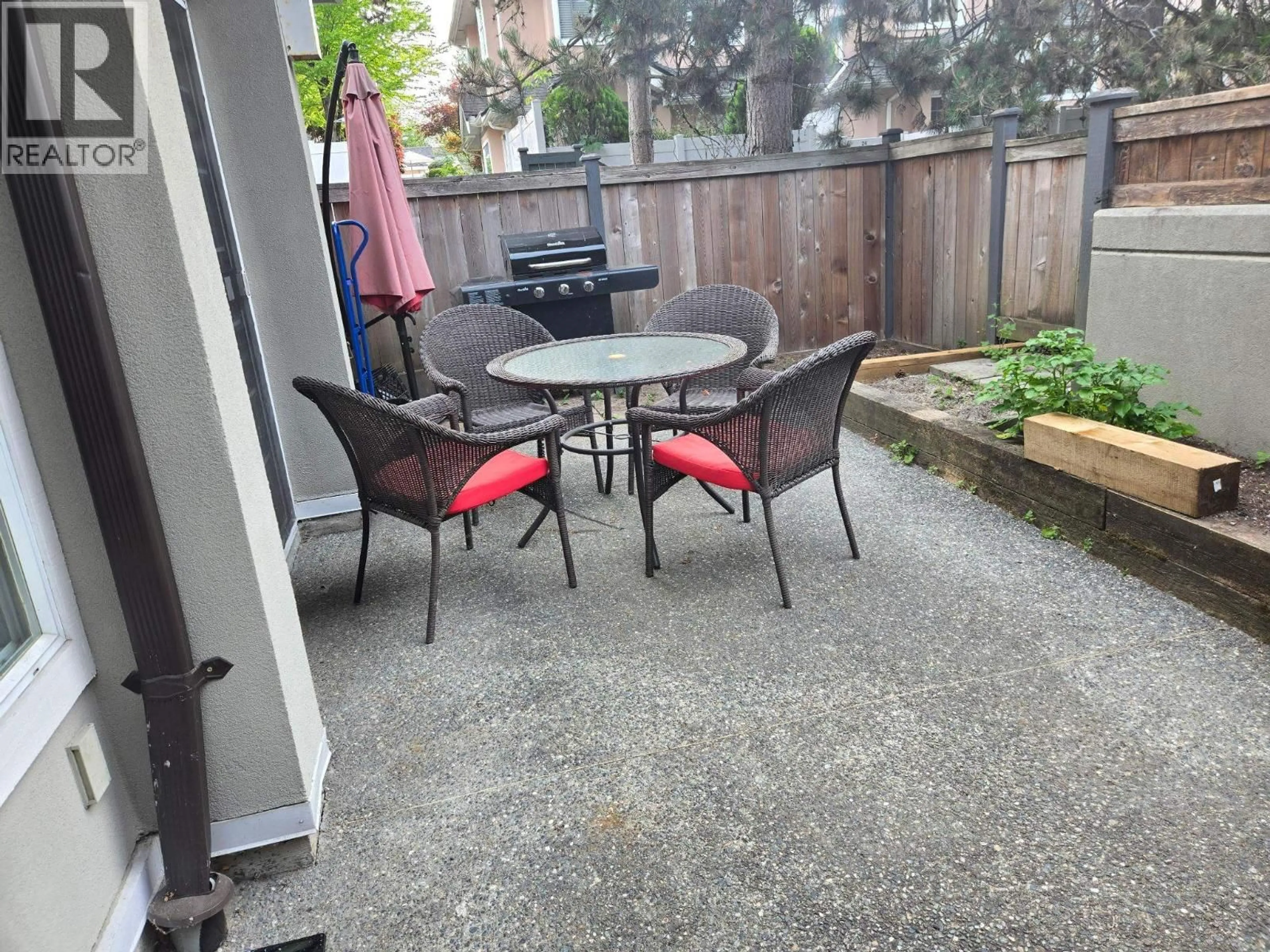 Patio, street for 14 - 7175 17TH AVENUE, Burnaby British Columbia V3N1K8