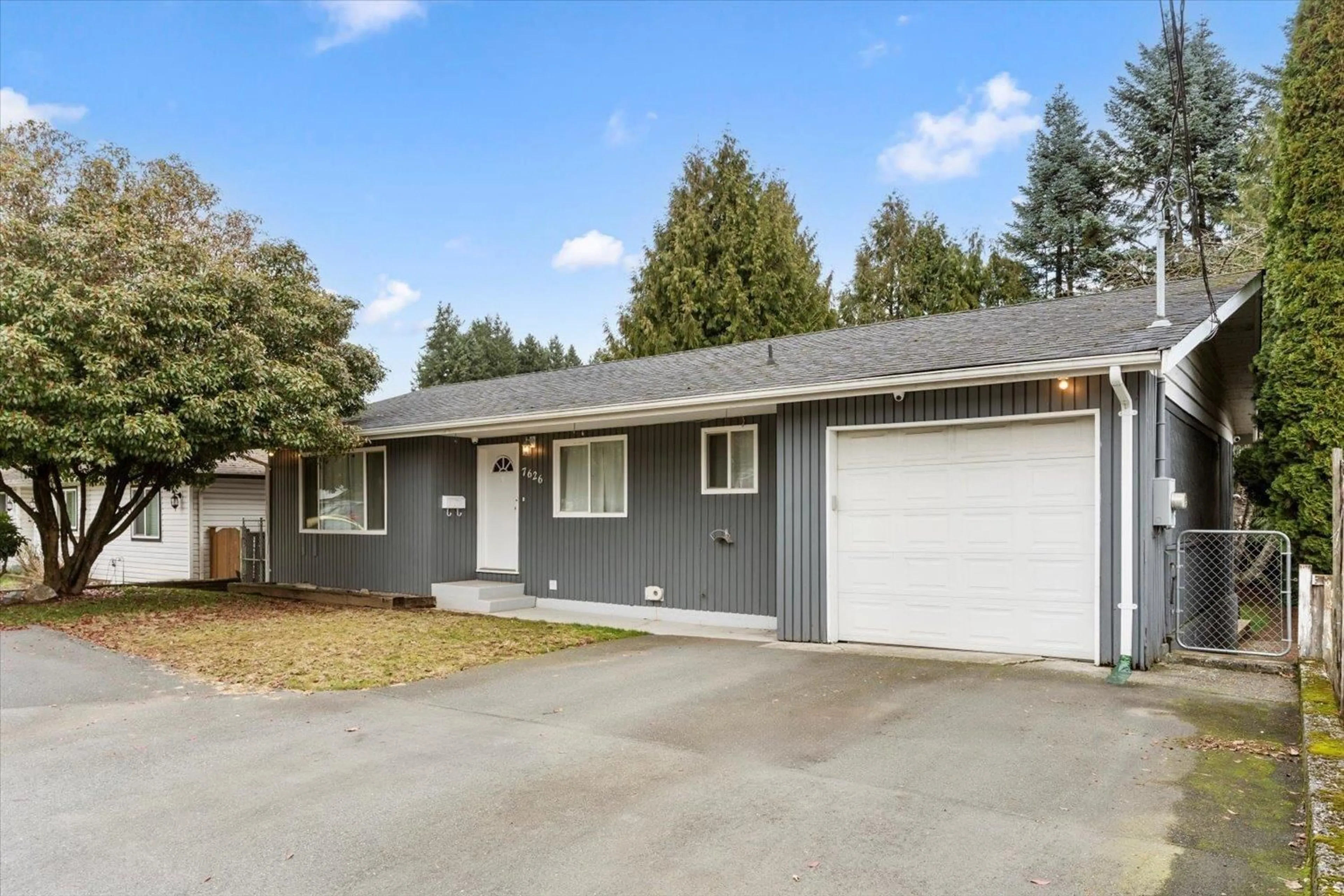 Home with vinyl exterior material, street for 7626 WREN STREET, Mission British Columbia V2V3C3