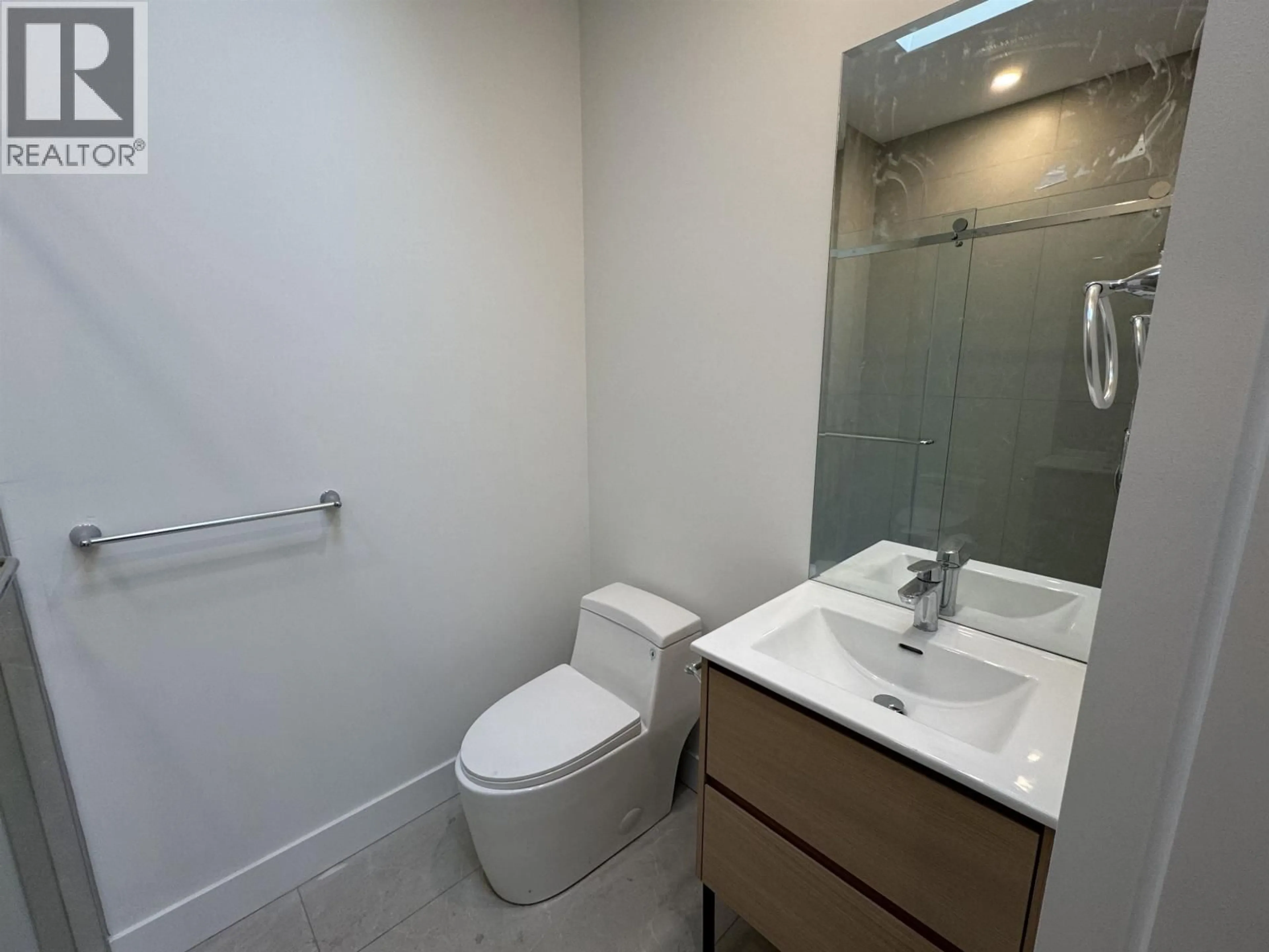 Standard bathroom, unknown for 967 52 A STREET, Delta British Columbia V4M3A1