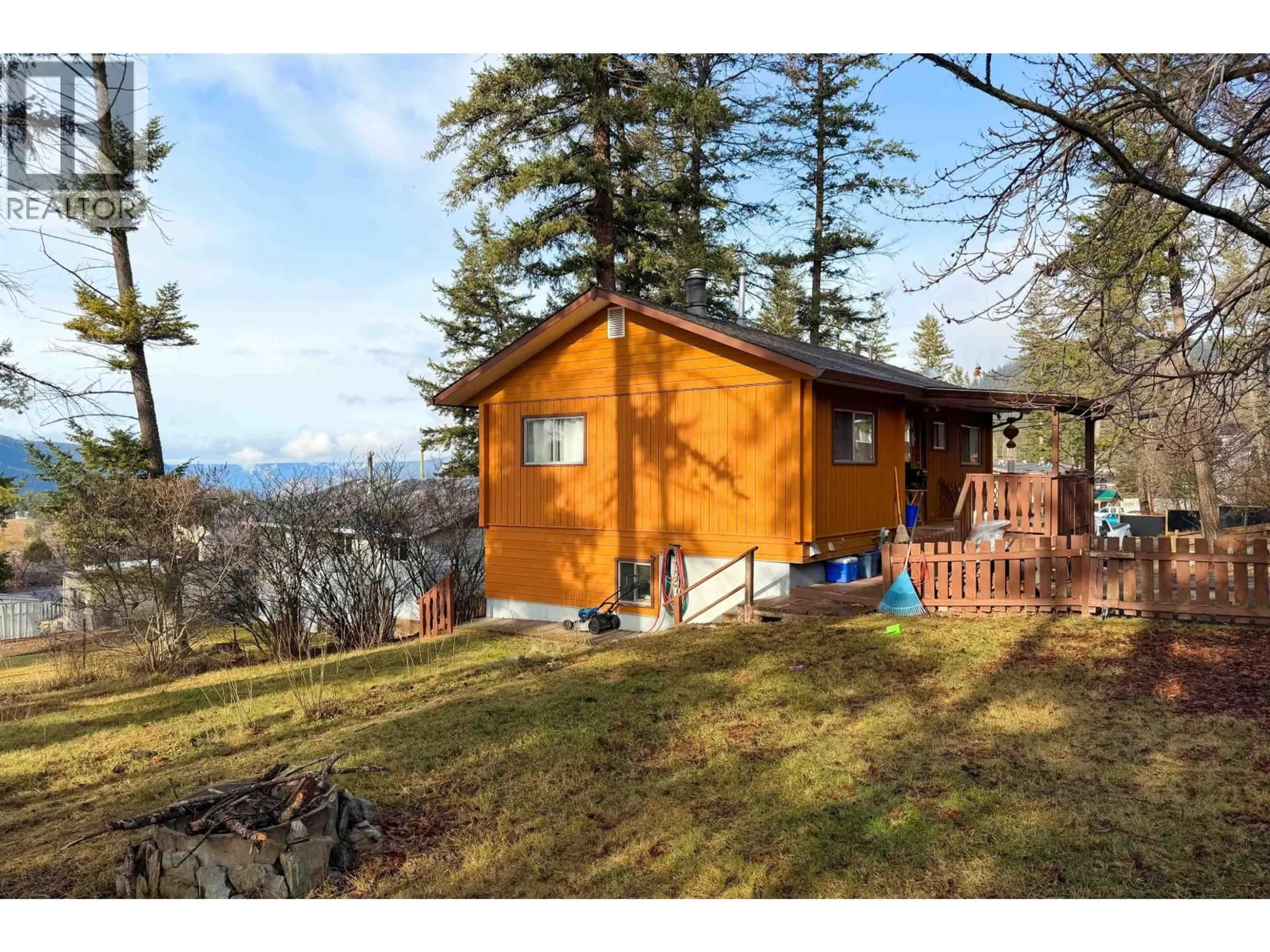 A pic from outside/outdoor area/front of a property/back of a property/a pic from drone, mountain view for 1009 HUBBLE ROAD, Williams Lake British Columbia V2G2Z9