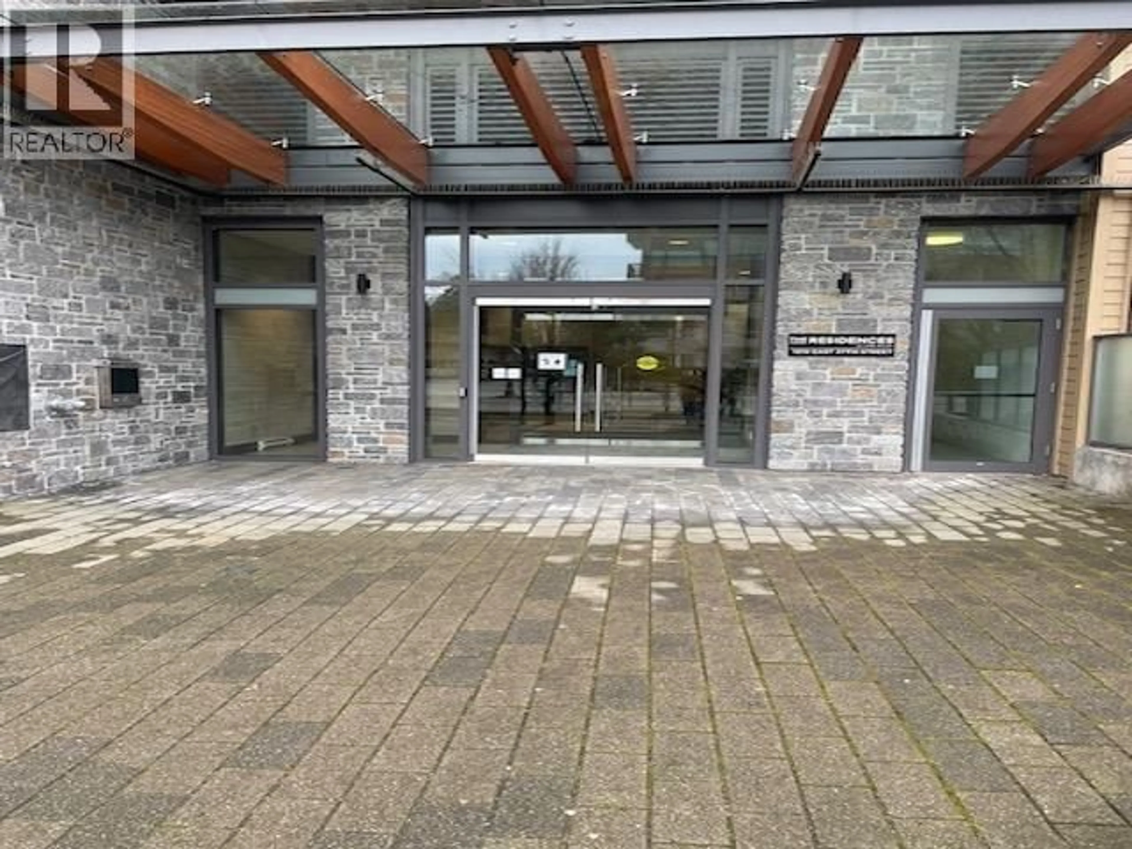 Indoor foyer for 1008 - 1210 27TH STREET, North Vancouver British Columbia V7J0C5